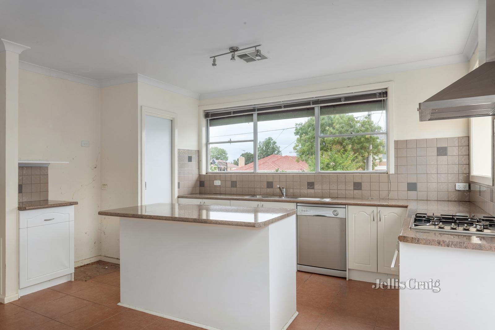 4 Ludwell Crescent, Bentleigh East image 6