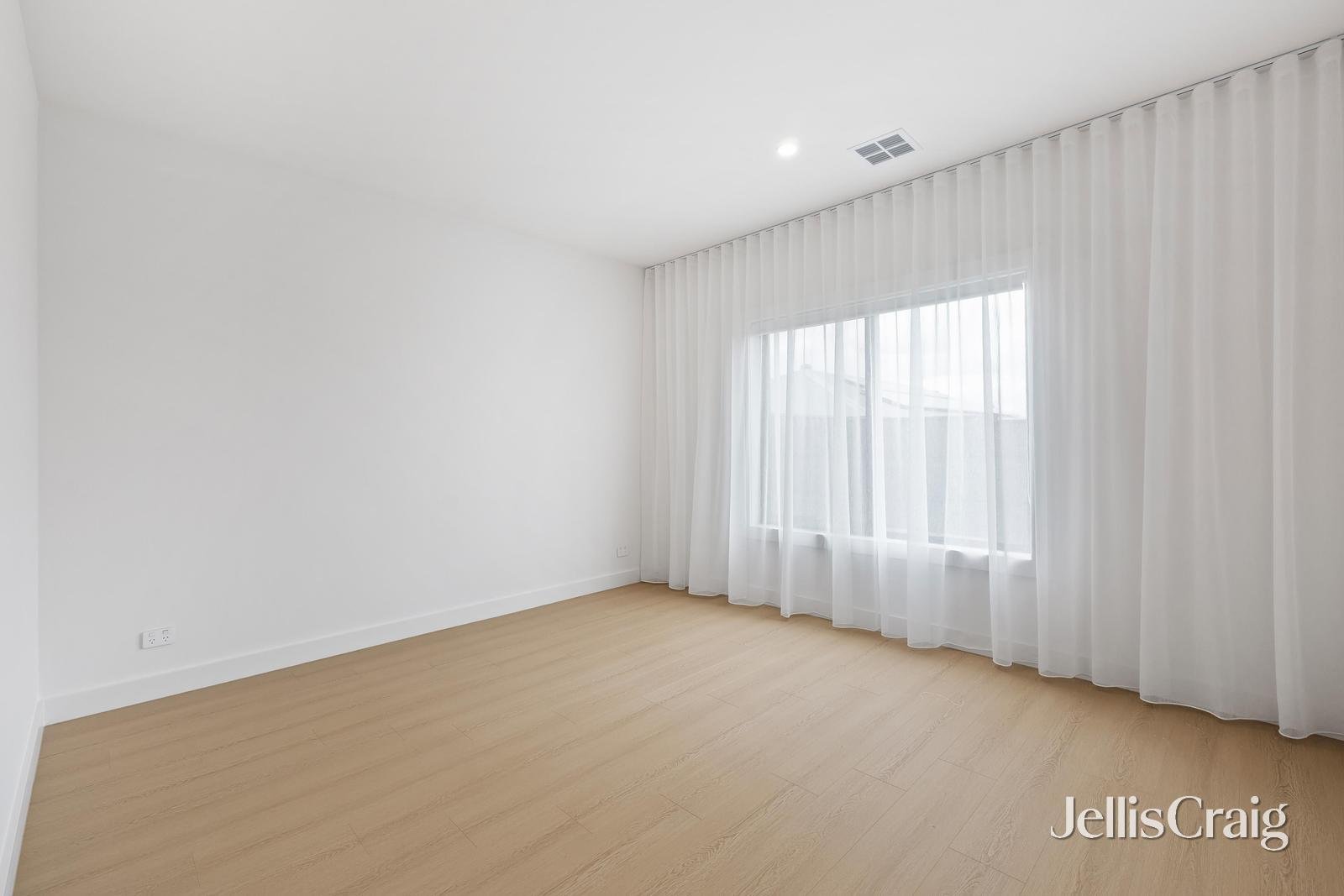 4 Majestic Rise, Doreen image 6