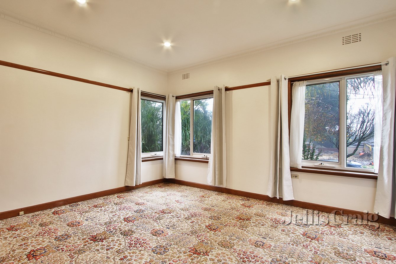 4 Malcolm Court, Mount Waverley image 4