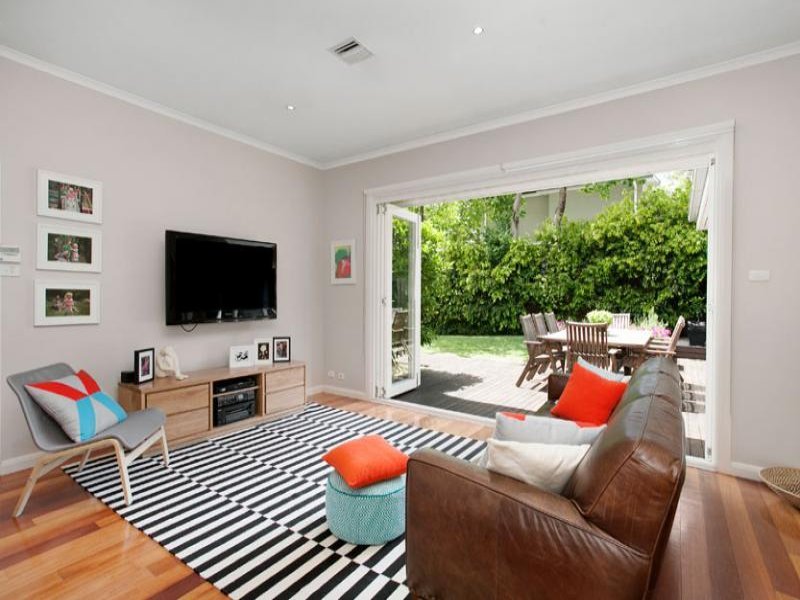 4 Manniche Avenue, Mont Albert North image 3