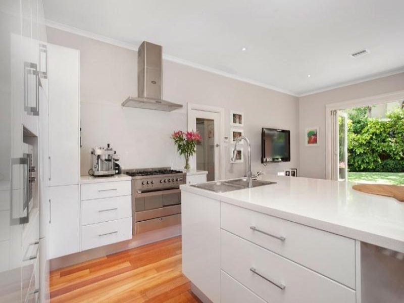 4 Manniche Avenue, Mont Albert North image 4