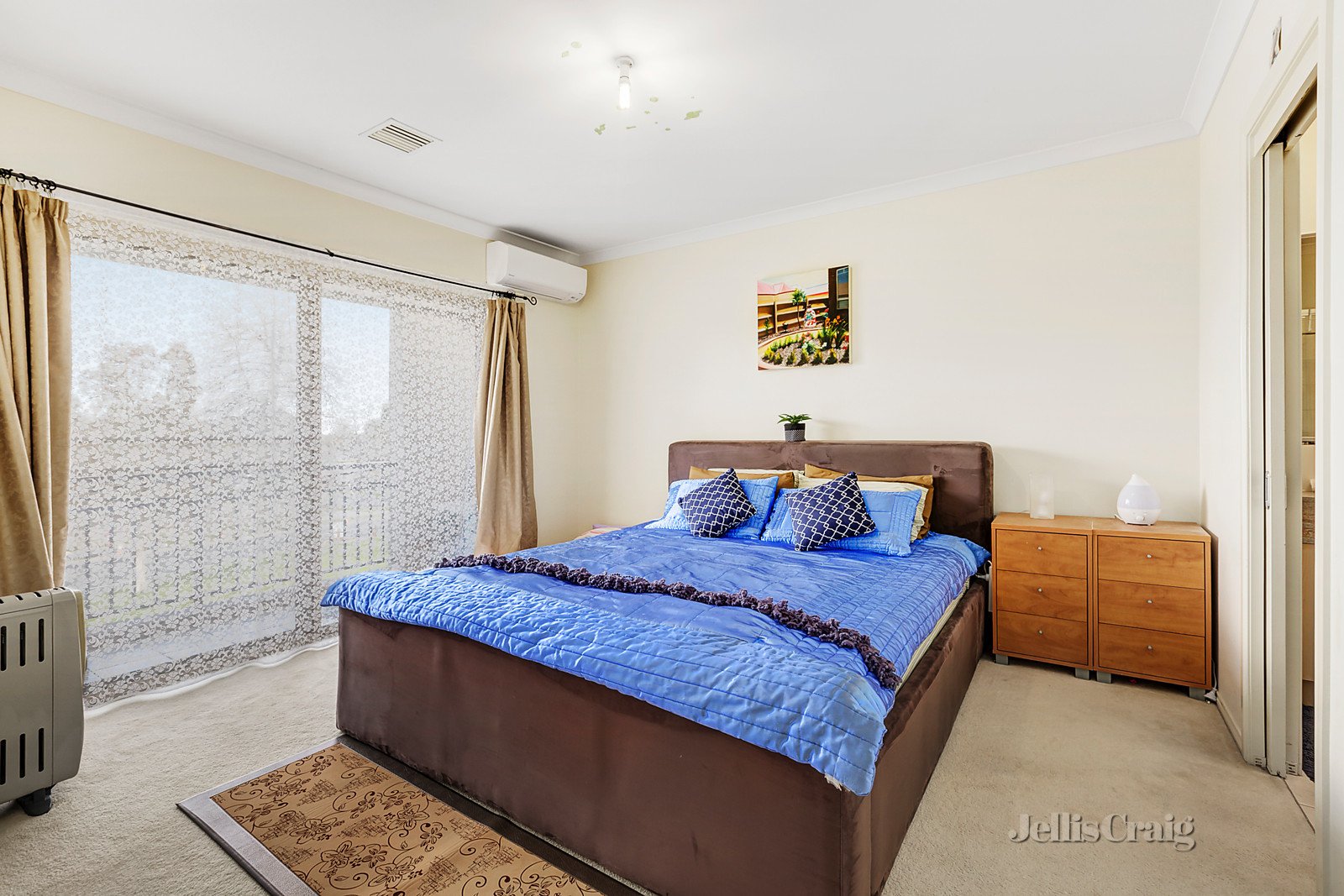 4 Maple Grove, Mitcham image 7