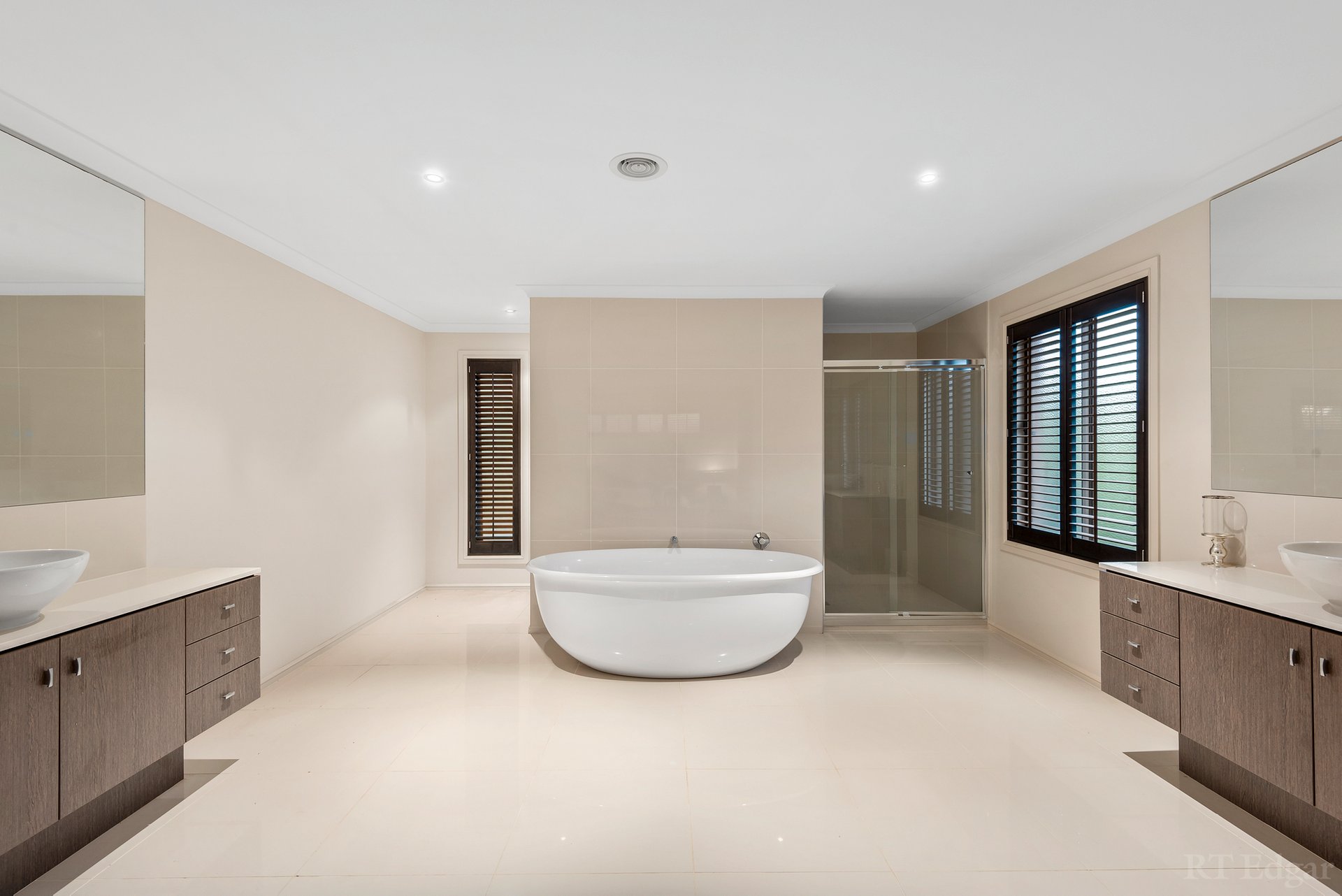 Property Gallery Thumbnail 13