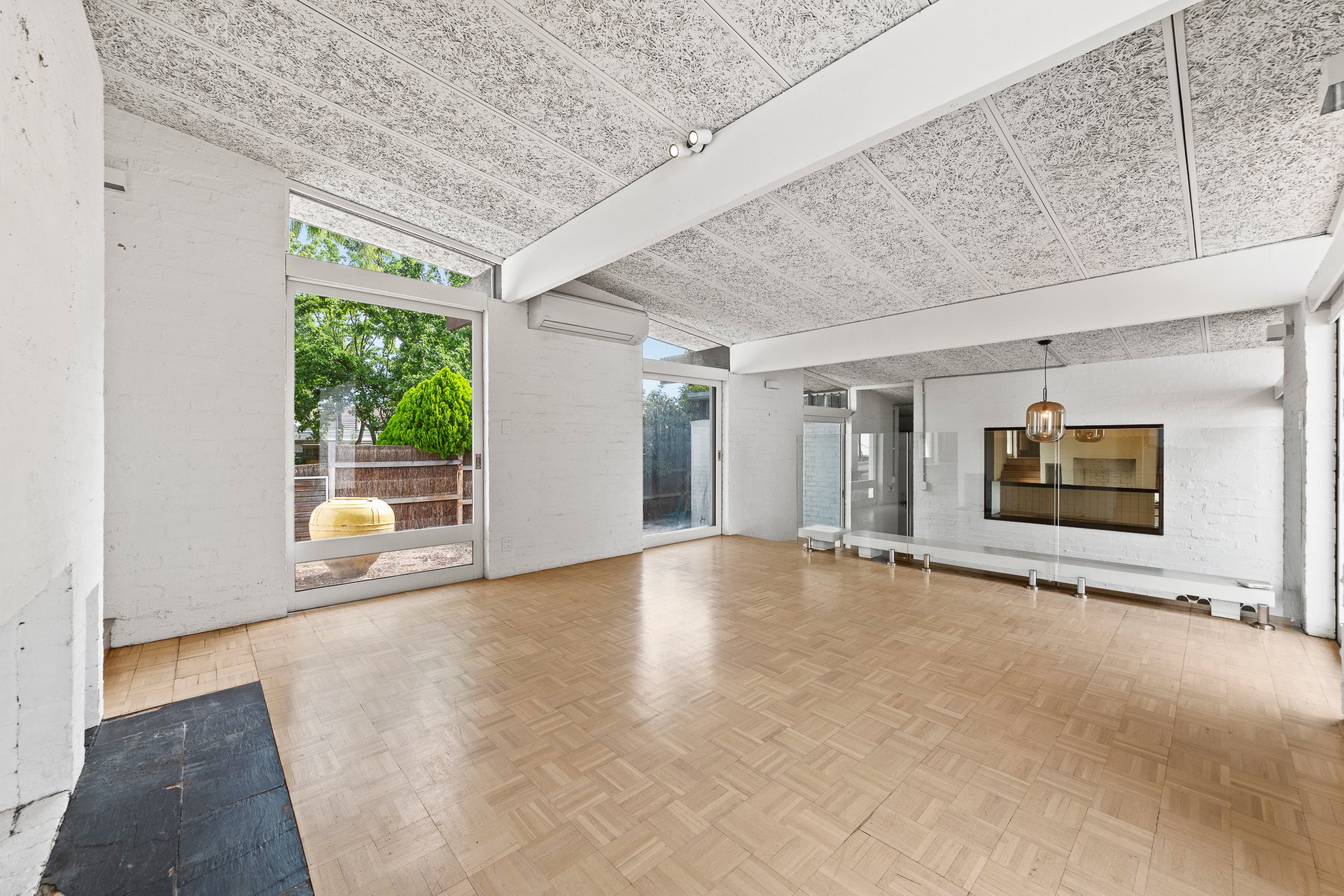 Property Gallery Thumbnail 3