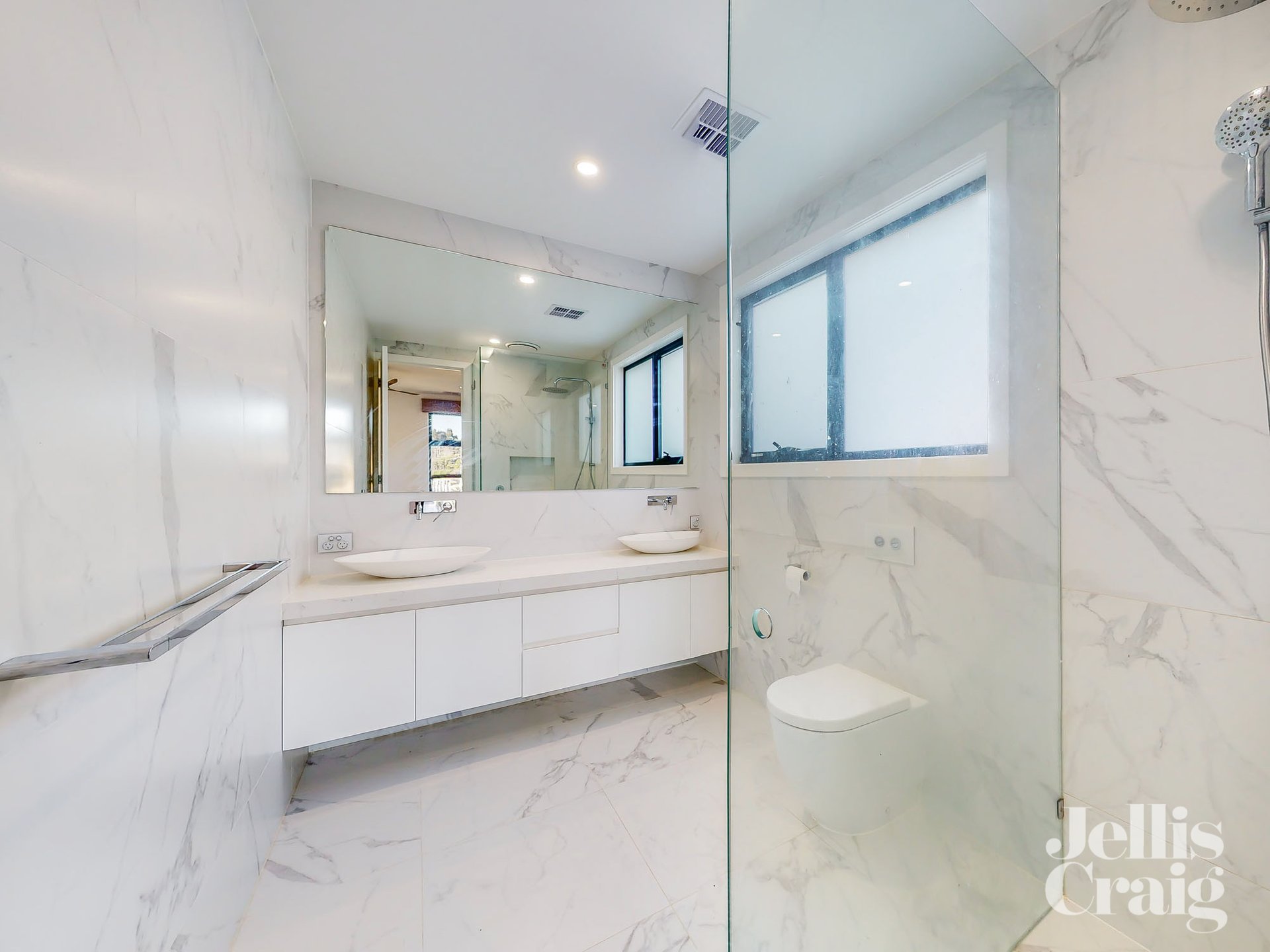 4 Meadow Grove, Deepdene image 10