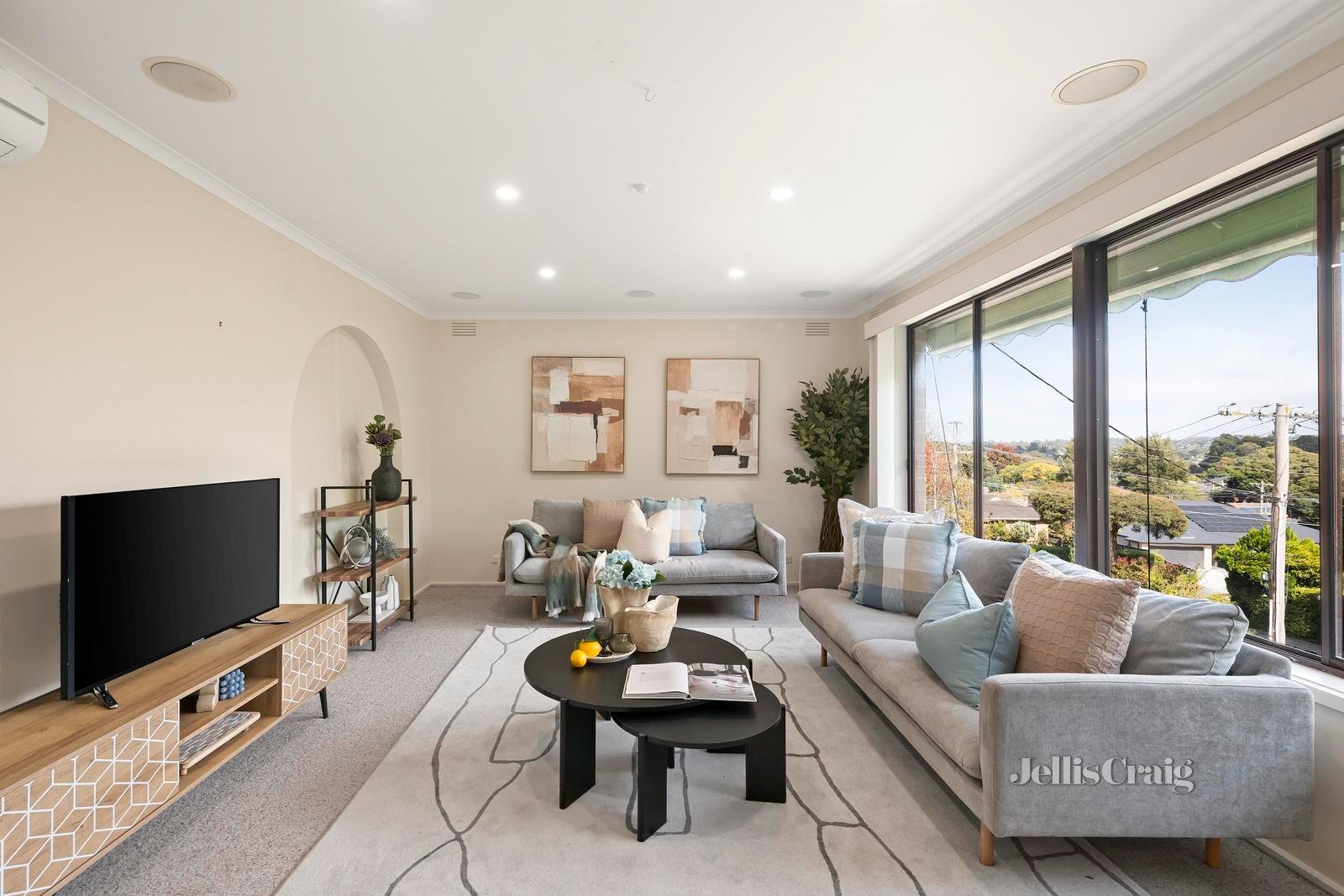 4 Meadowlark Lane, Mooroolbark image 2