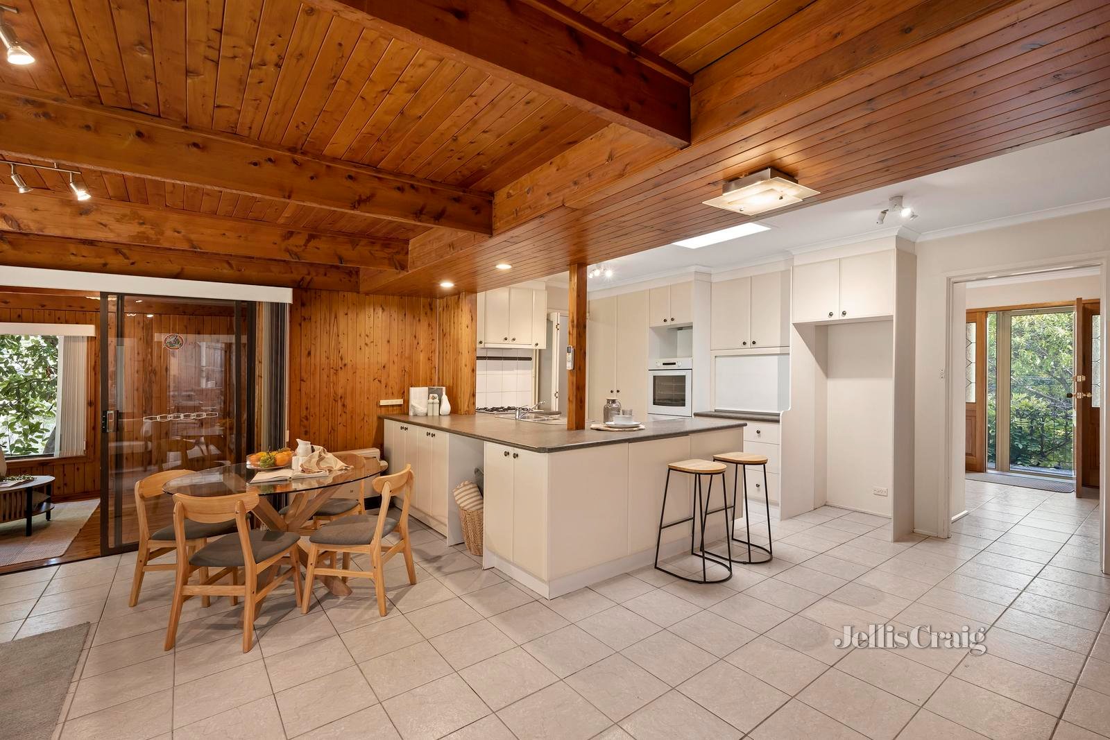 4 Meadowlark Lane, Mooroolbark image 3