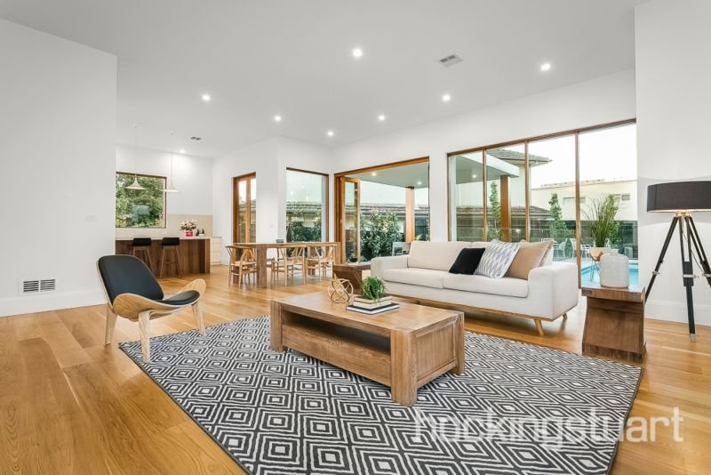 4 Melba Court, Balwyn image 2
