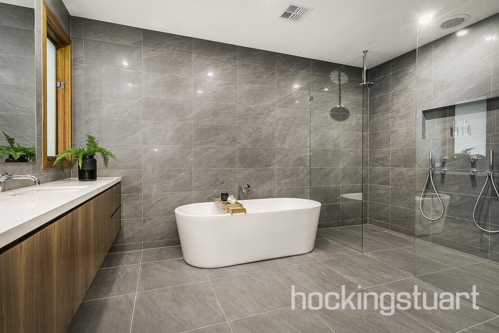 4 Melba Court, Balwyn image 8