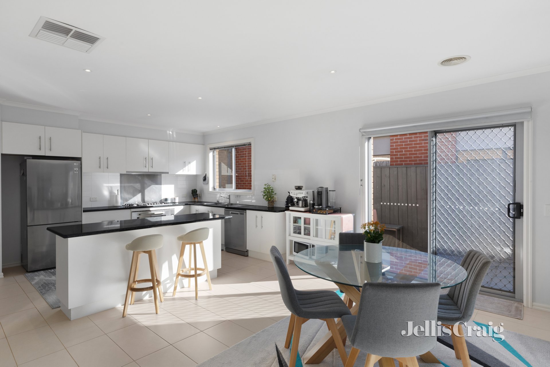 4 Mirrabucca Promenade, South Morang image 3