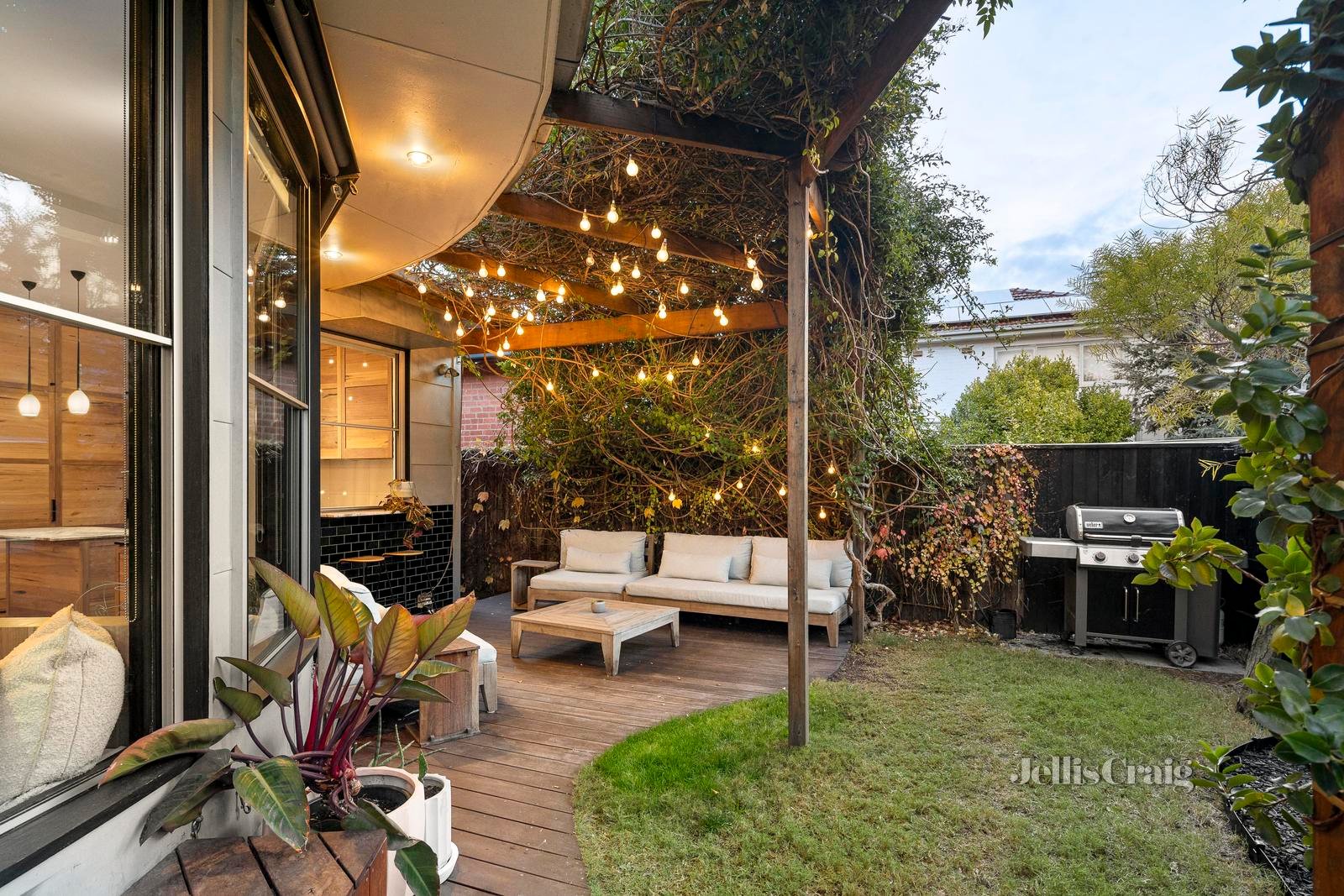 4 Mitchell Street, St Kilda image 4