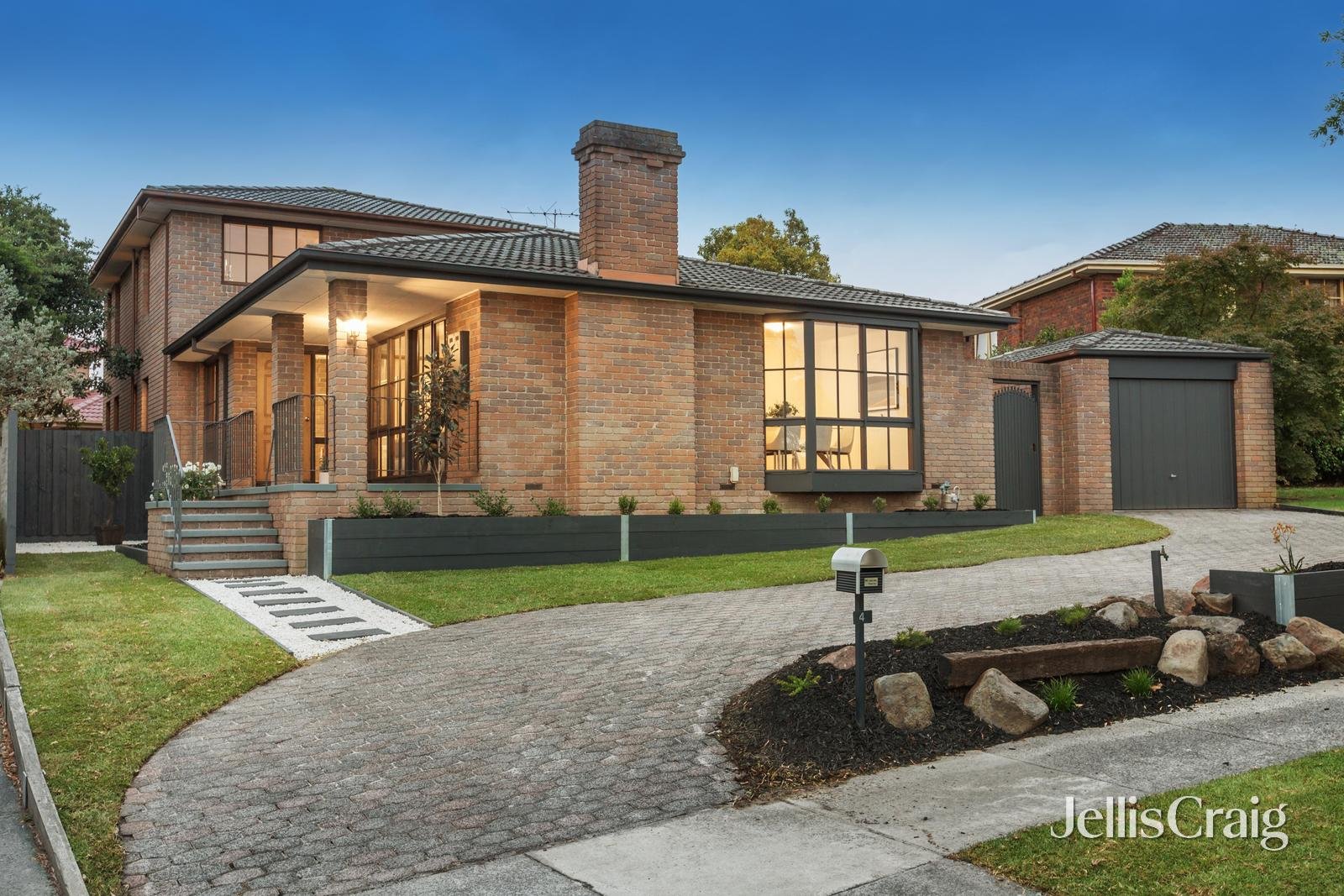 4 Mountleigh Court, Glen&nbsp;Waverley image 1