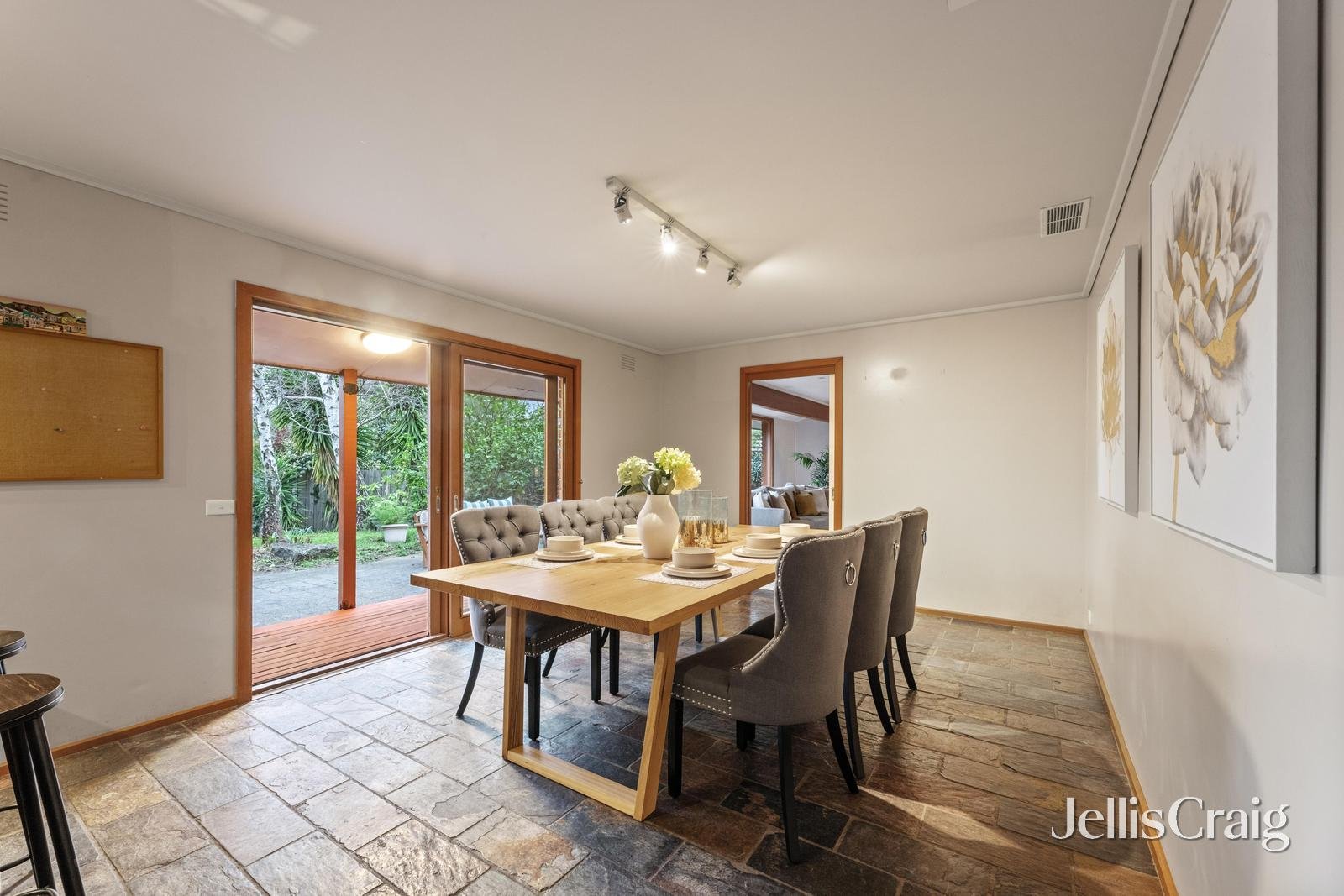 4 Mundara Court, Glen Waverley image 8