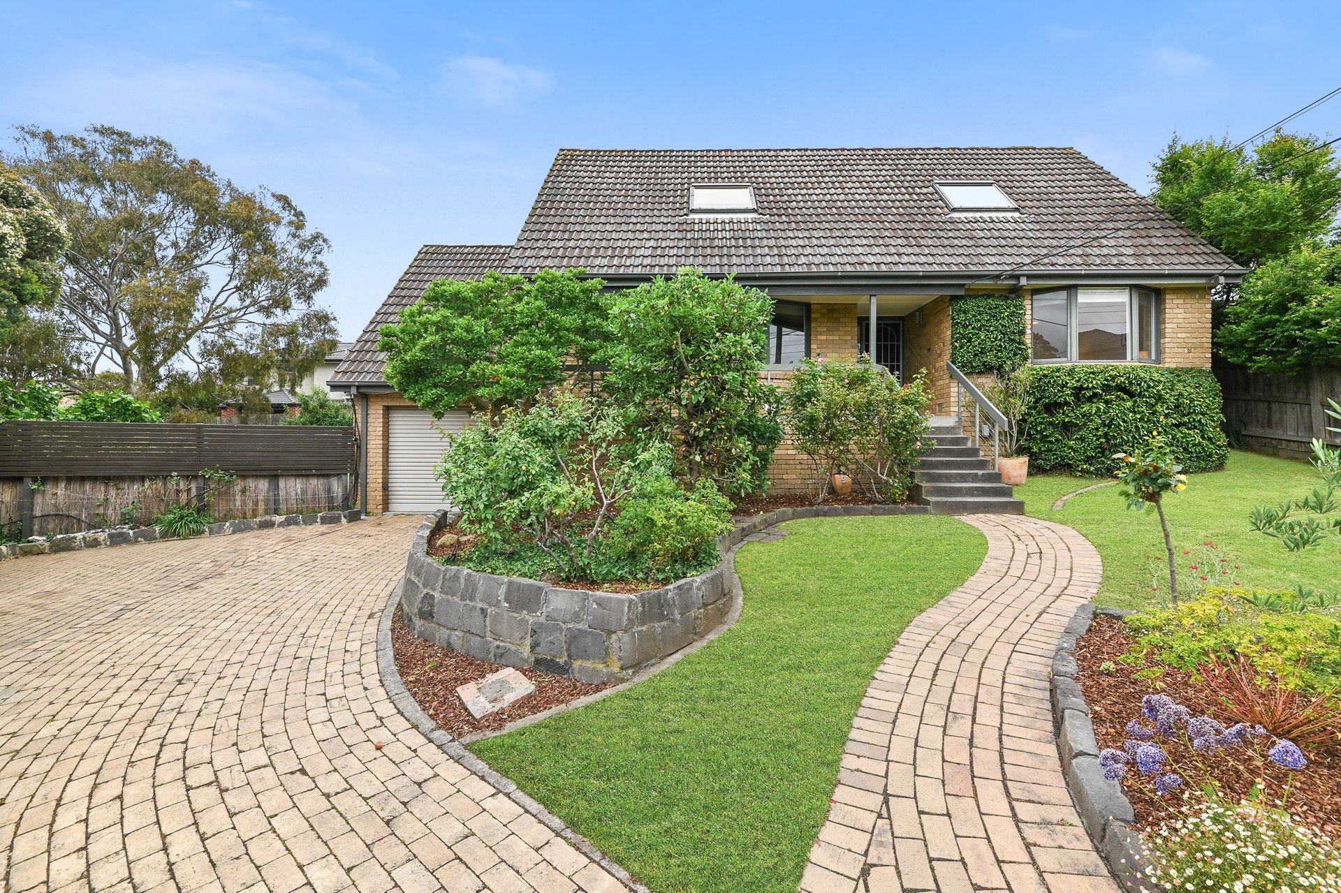 4 Newbury Court, Ashwood image 1