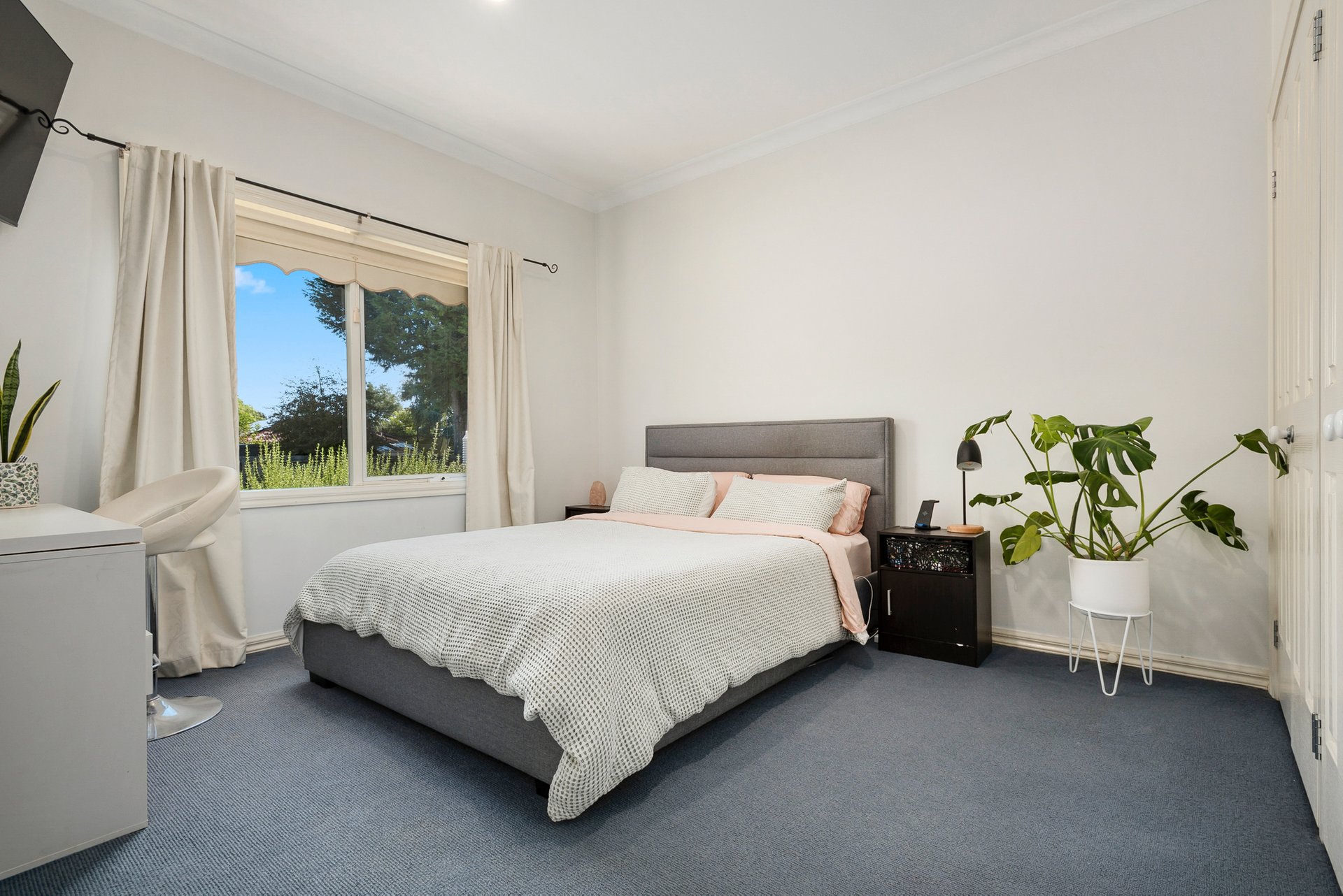 Property Gallery Thumbnail 12