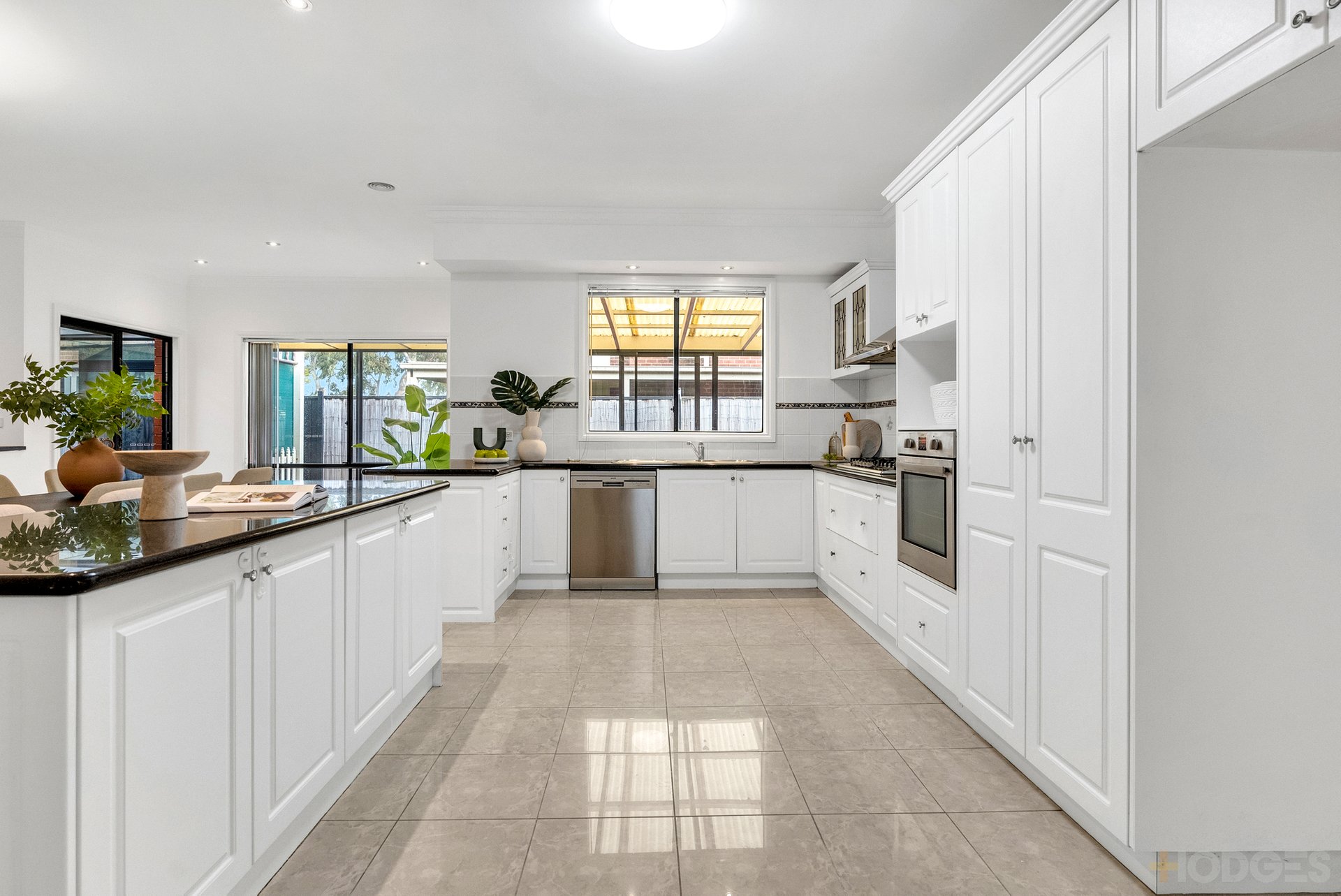 4 Palm Grove Boulevard Aspendale Gardens