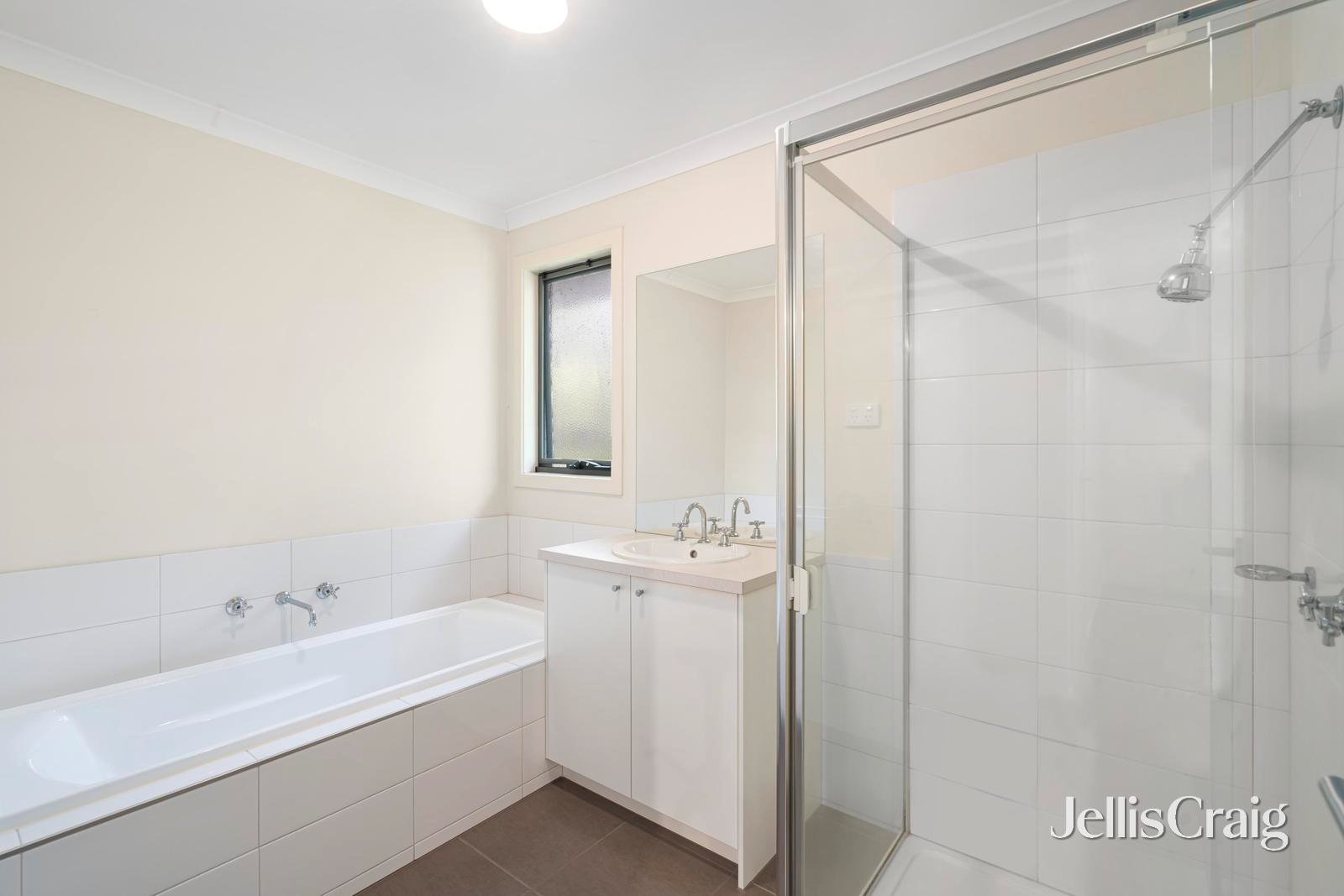 4 Paperbark Court, Croydon image 8