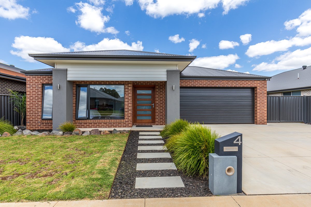 4 Papworth Drive Sale - Image 1
