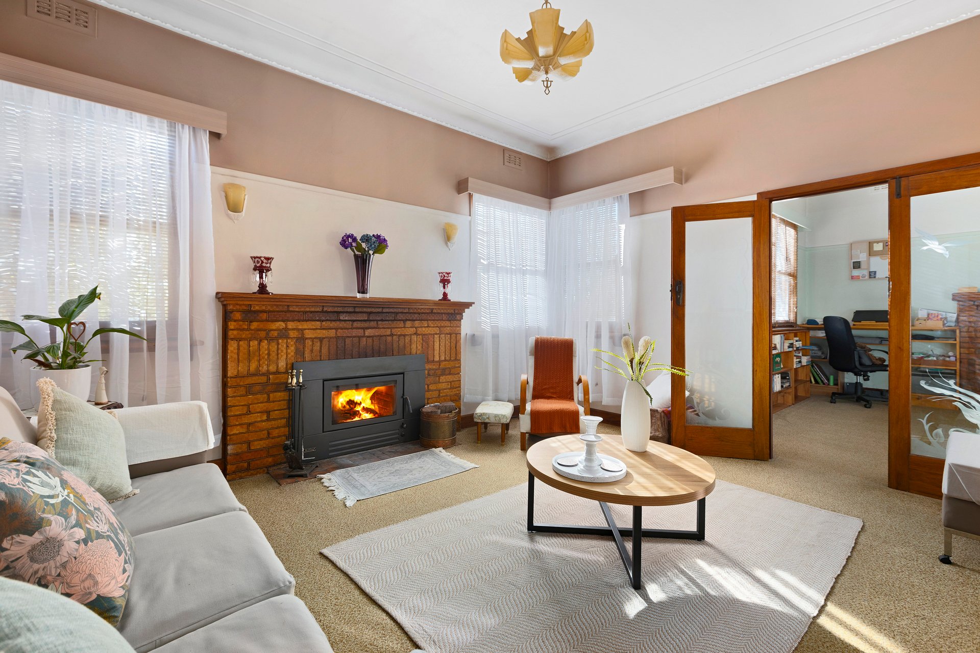 4 Parker Street, Guildford image 2