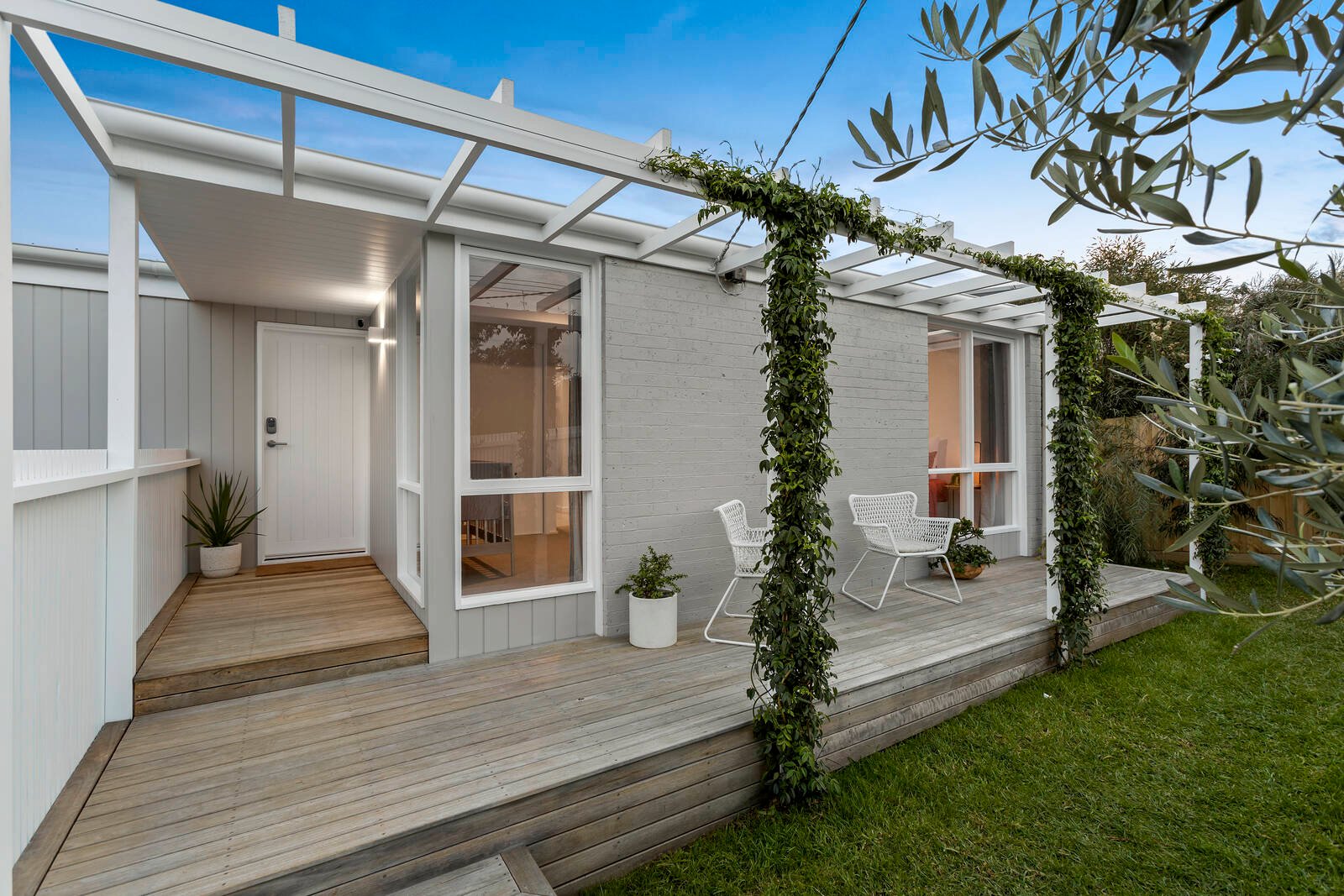 Property Gallery Thumbnail 3