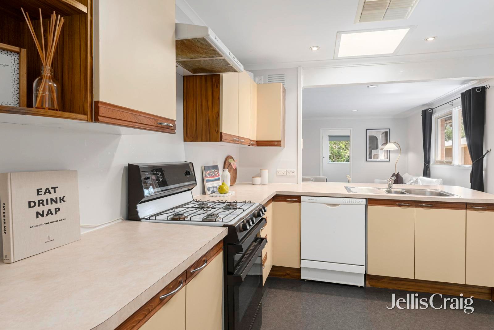 4 Paterson Street, Croydon North image 3