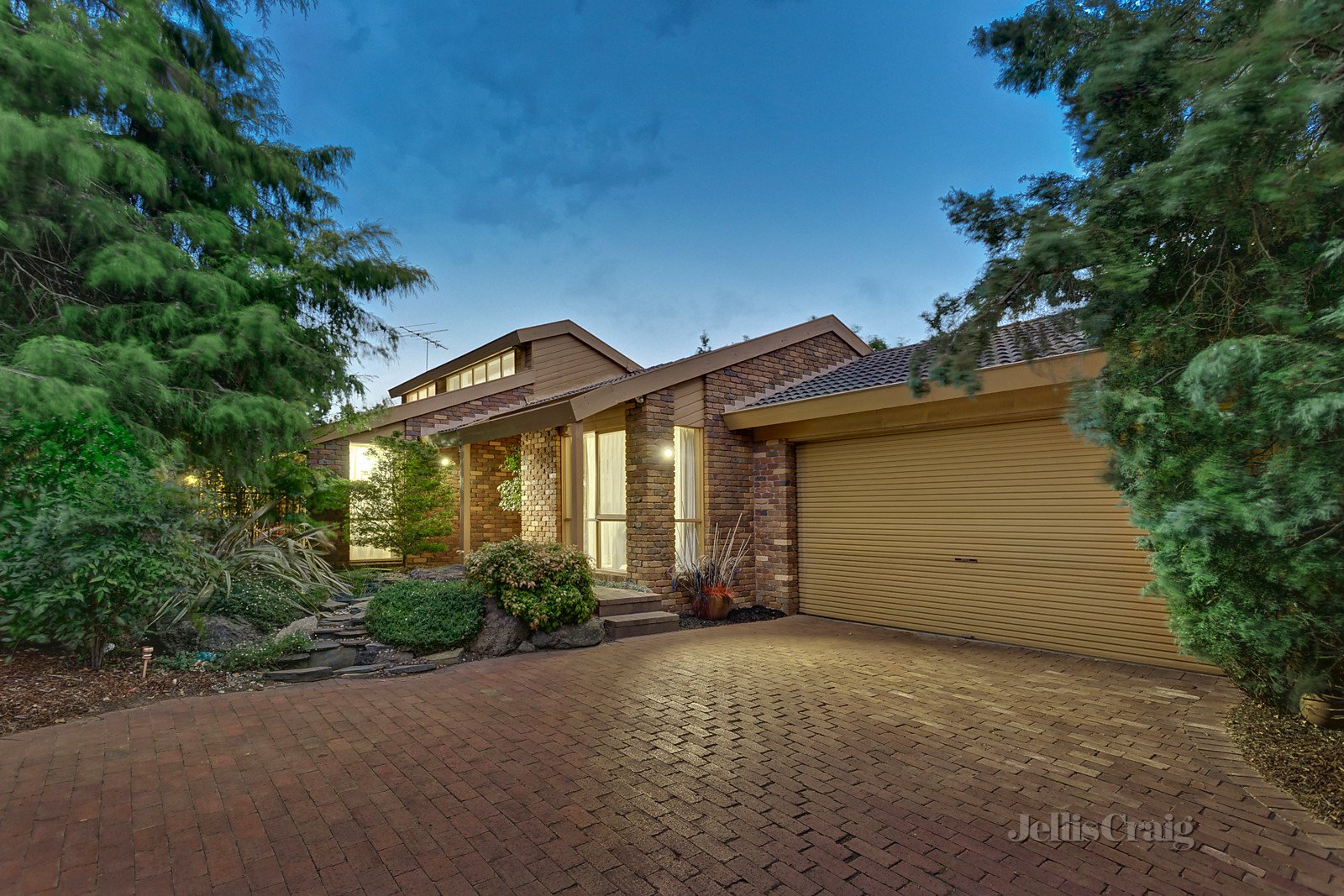 4 Peartree Court, Doncaster East image 1