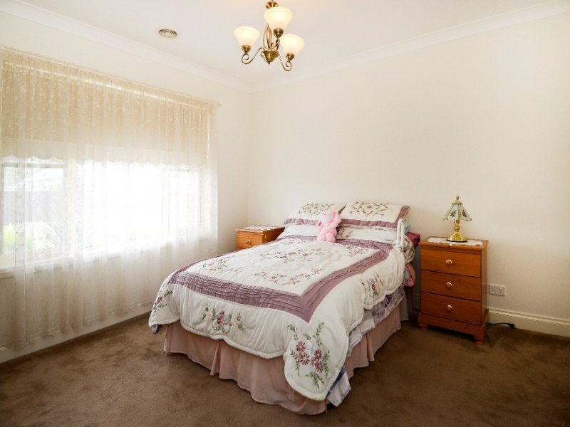 4 Pinder Court, St Albans Park image 6