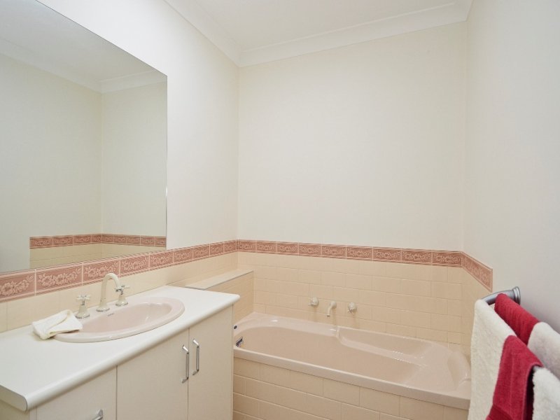 4 Pinder Court, St Albans Park image 8