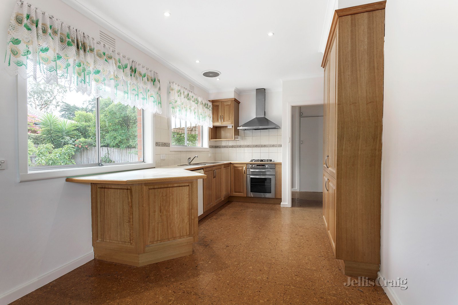 4 Pursell Avenue, Blackburn South image 3