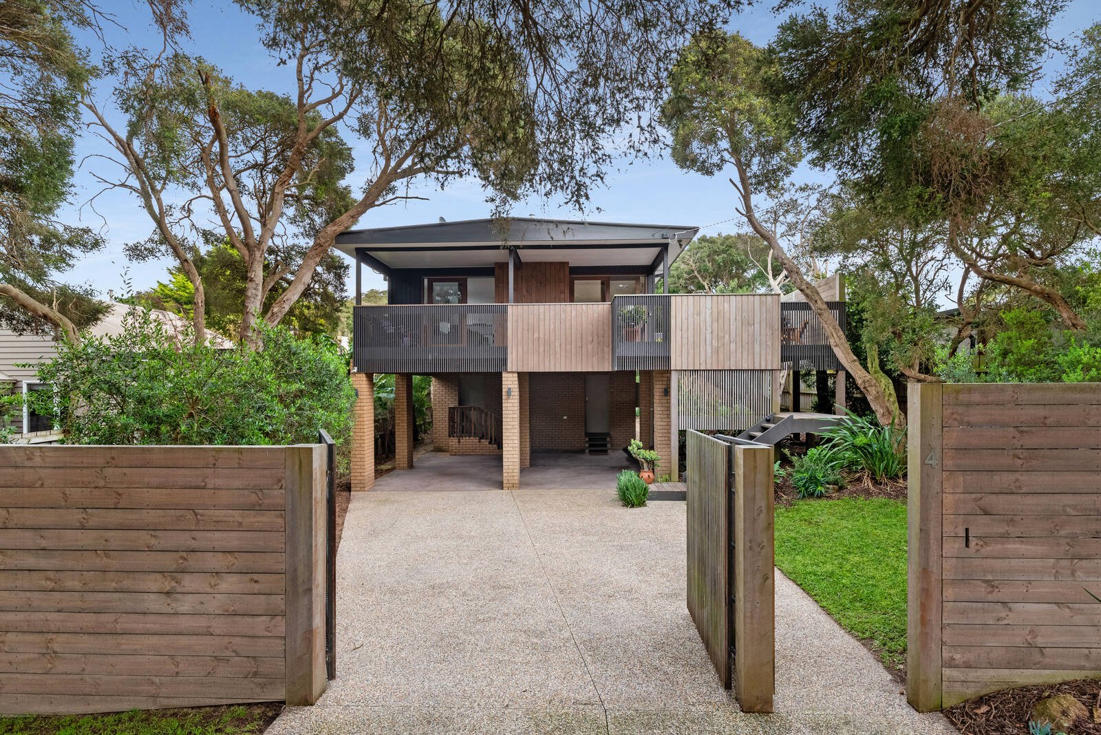 Property Gallery Thumbnail 16