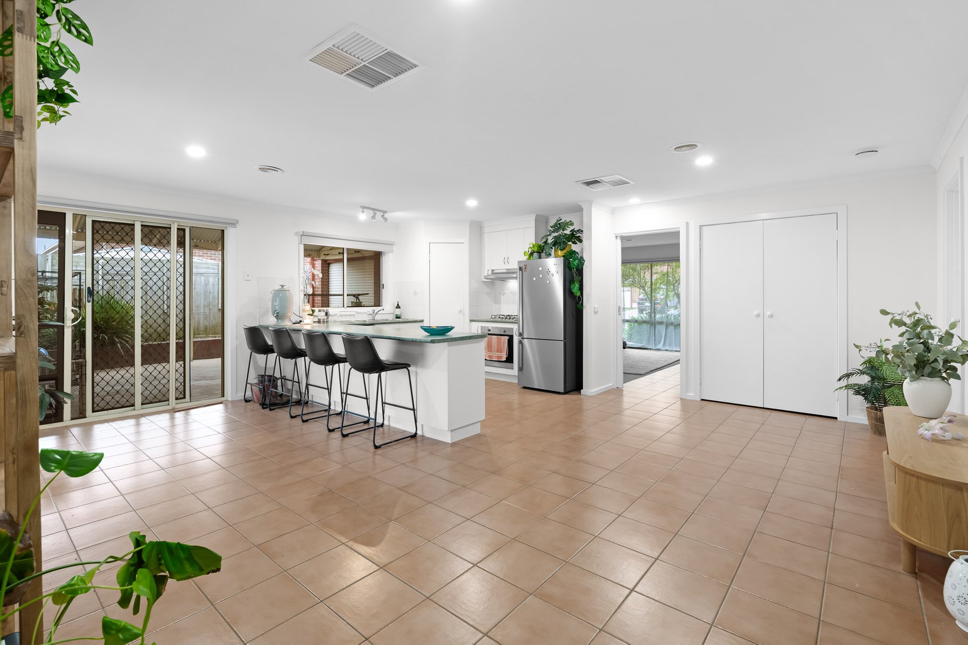4 Robin Hill Drive, Mornington image 2