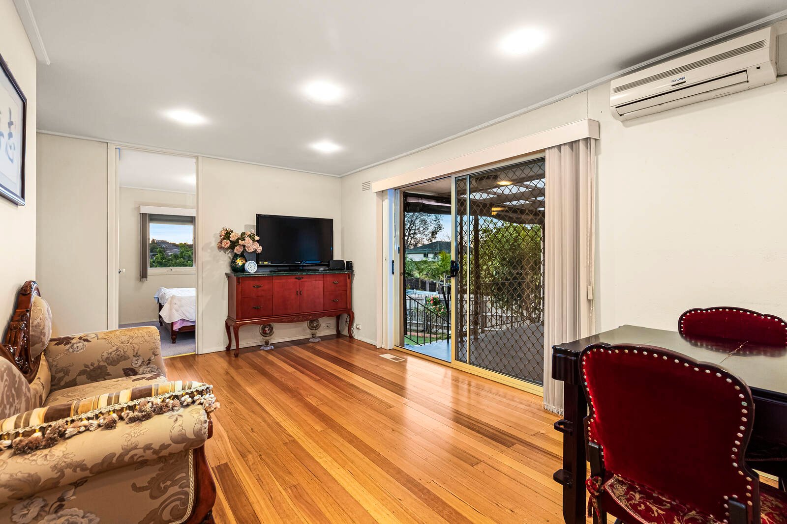 Property Gallery Thumbnail 9