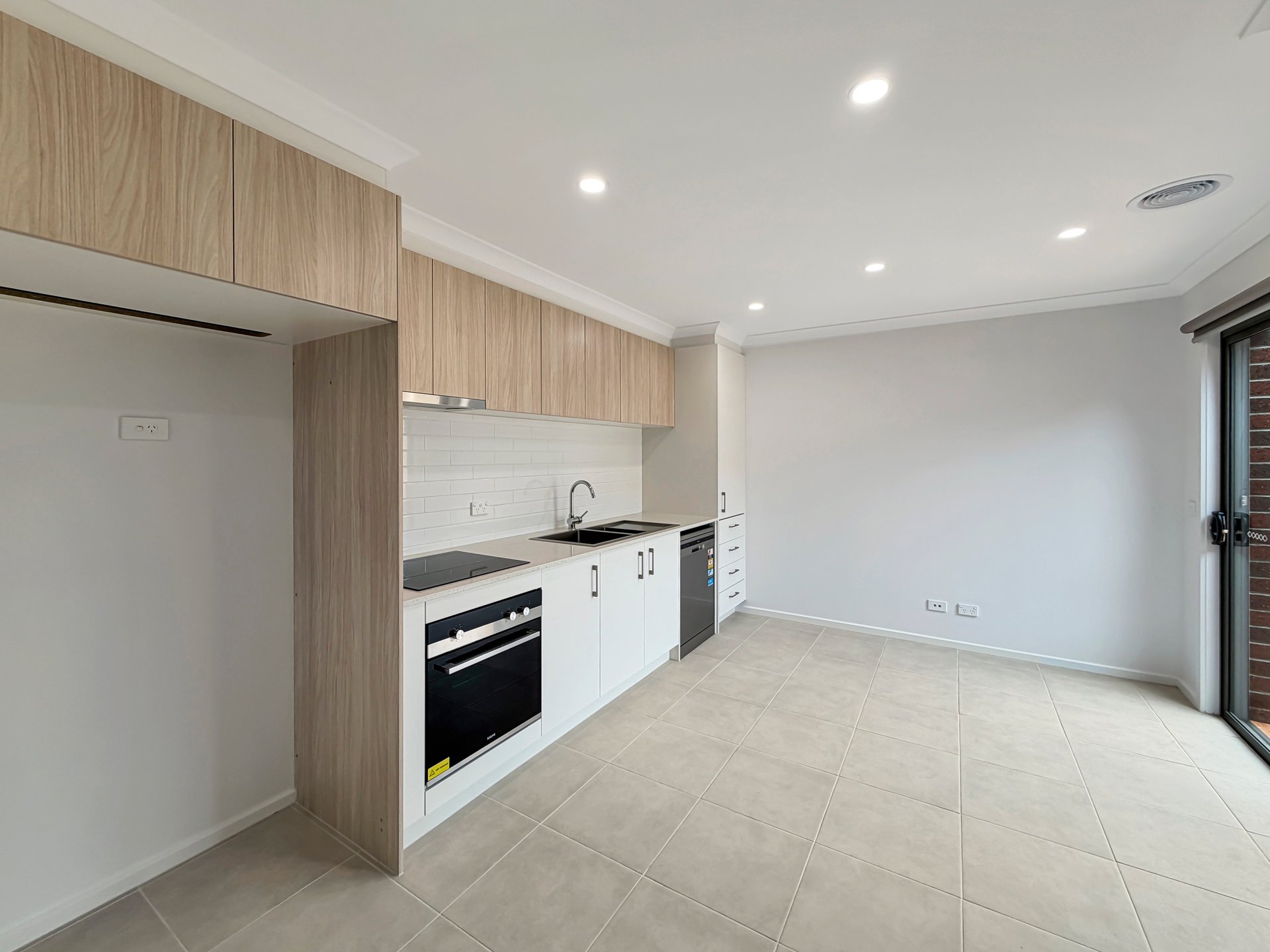 4 Rockbank Walk, Armstrong&nbsp;Creek image 4