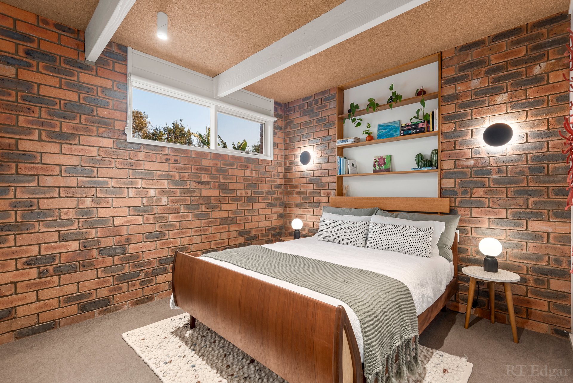Property Gallery Thumbnail 13