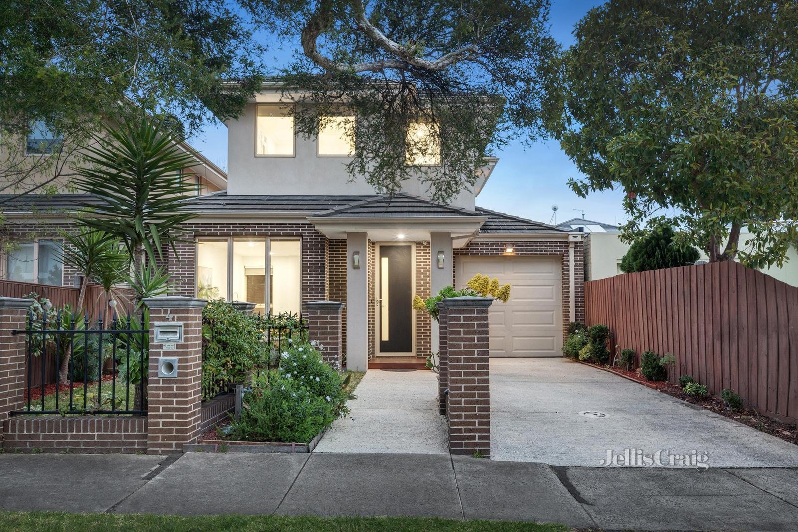 4 Roselyn Crescent, Bentleigh East image 1