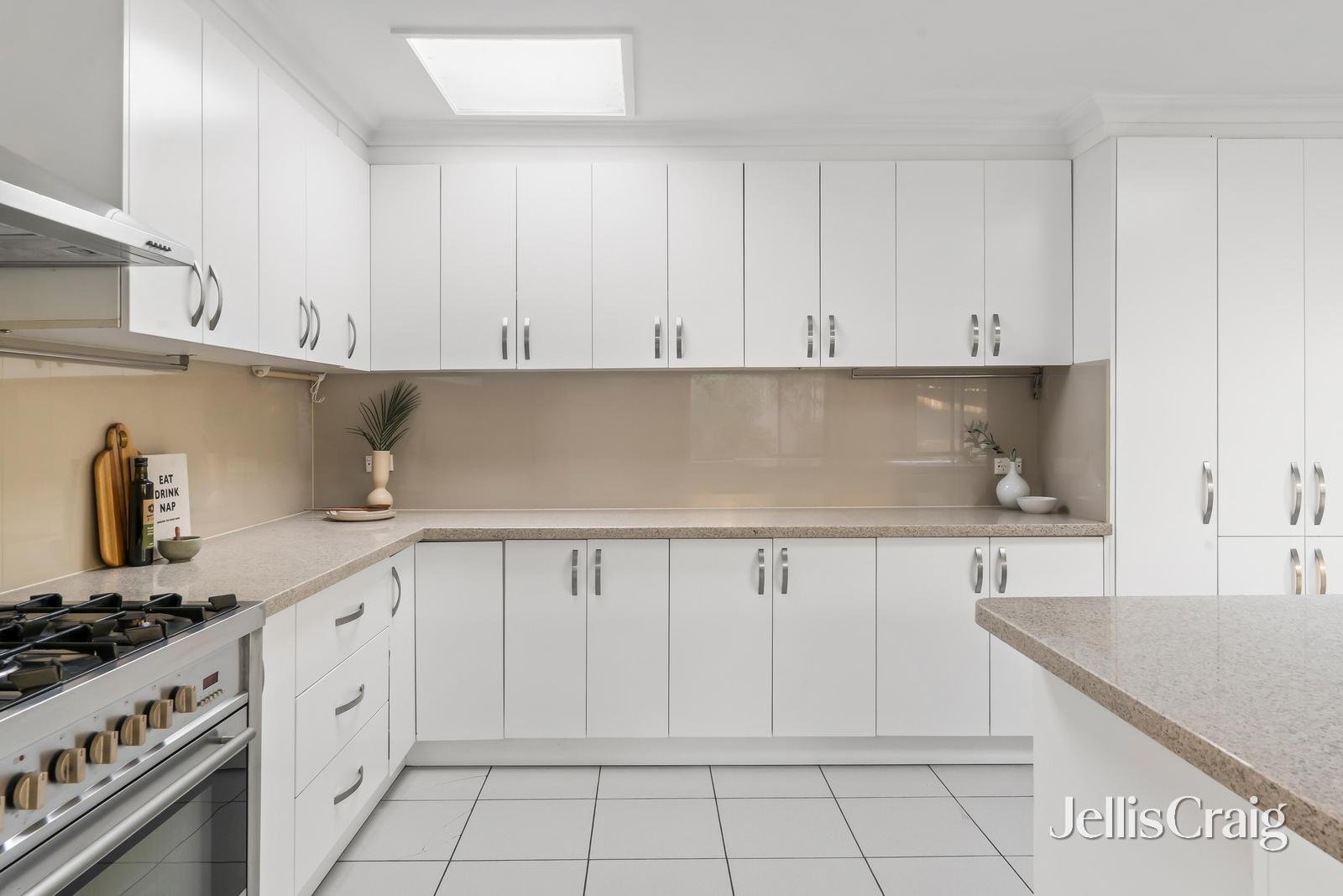 4 Roxby Close, Eltham image 4