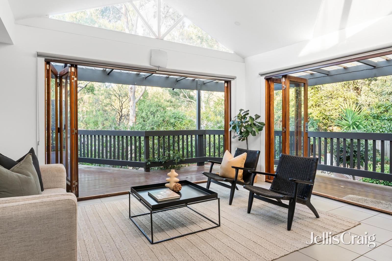 4 Roxby Close, Eltham image 7