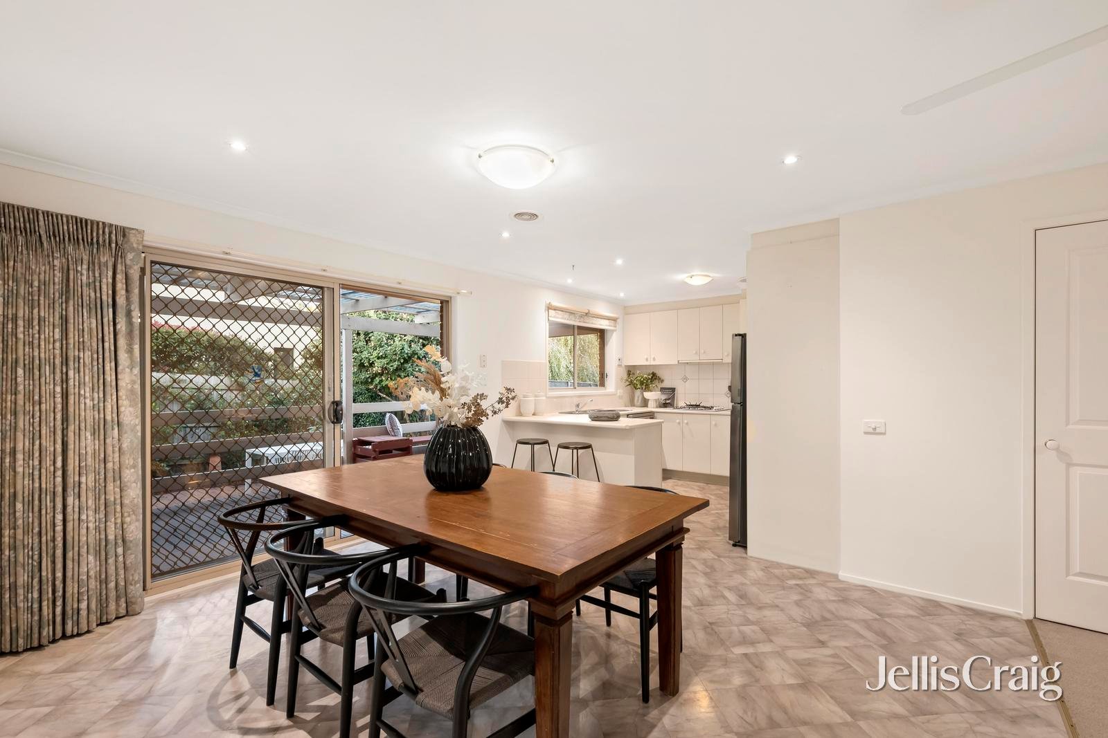 4 Ruskin Avenue, Croydon image 3