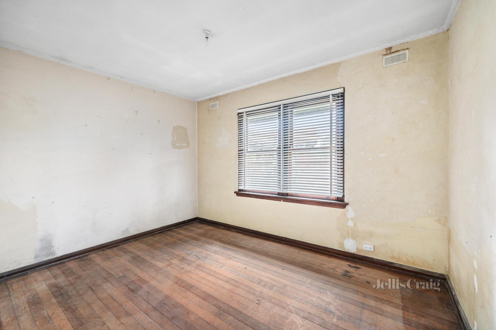 4 Sandridge Avenue, Port Melbourne image 10