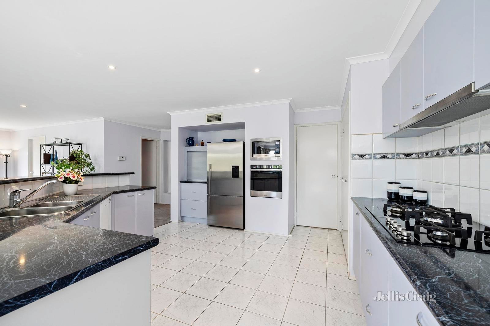 4 Scotsburn Court, Mornington image 3