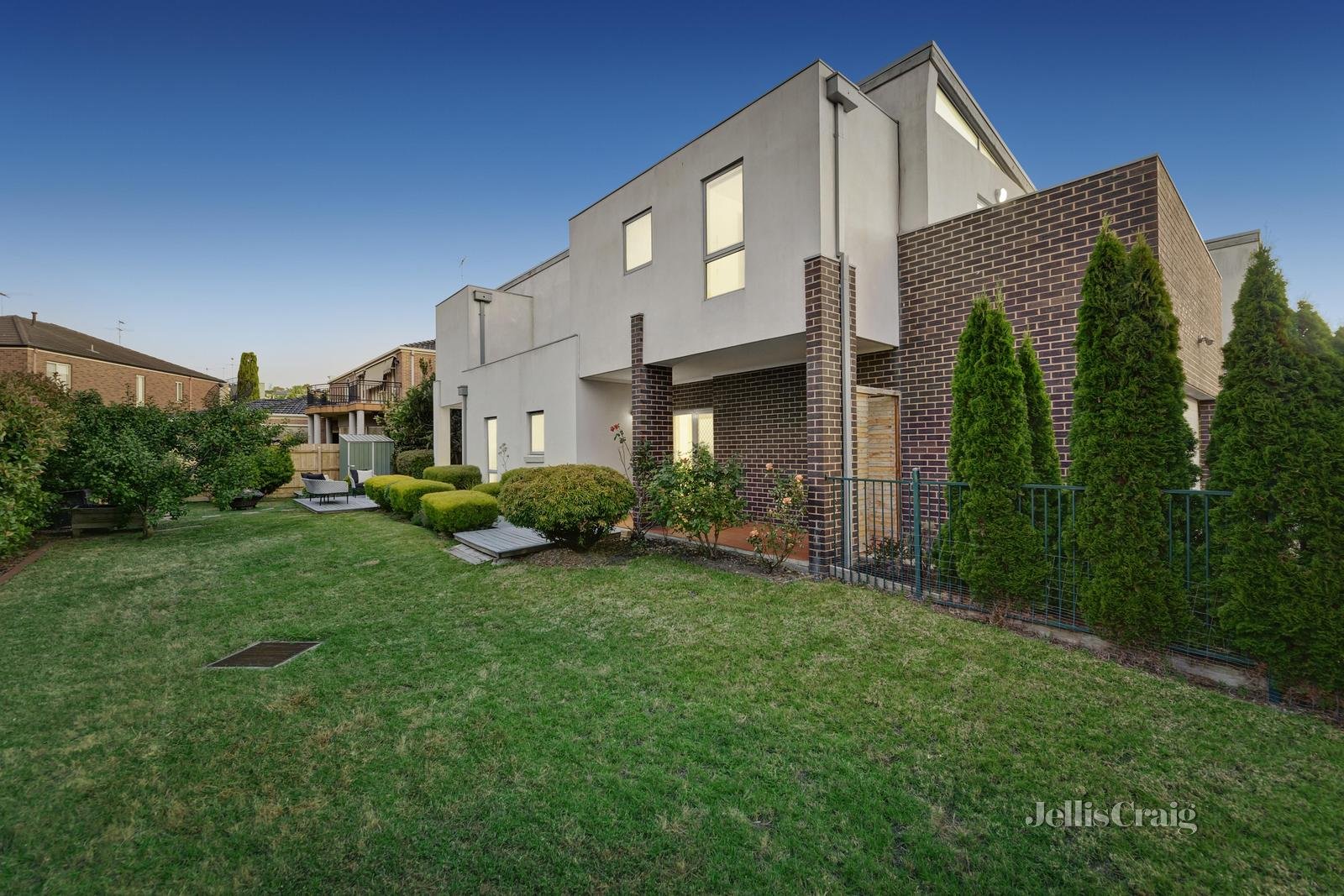 4 Sentinel Way, Doncaster image 1