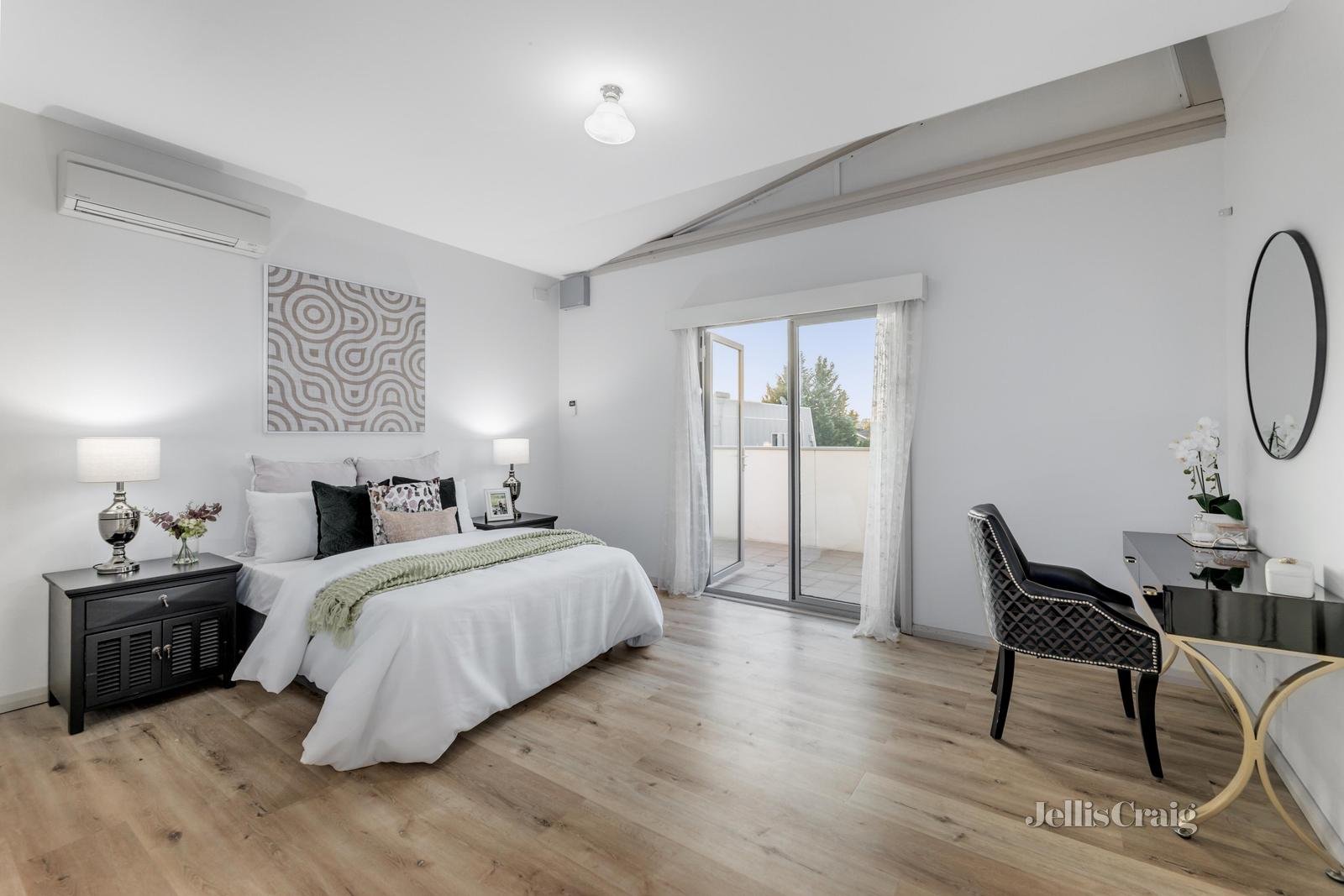 4 Sentinel Way, Doncaster image 6