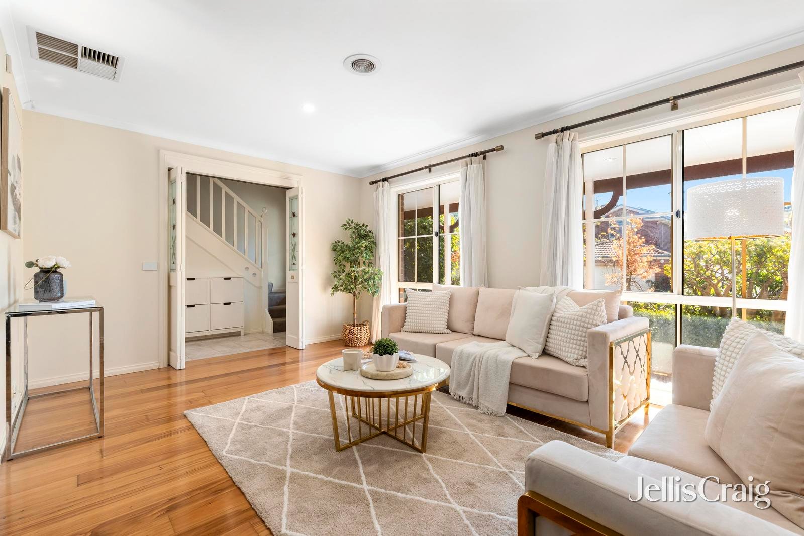 4 Silverwood Way, Glen&nbsp;Waverley image 2