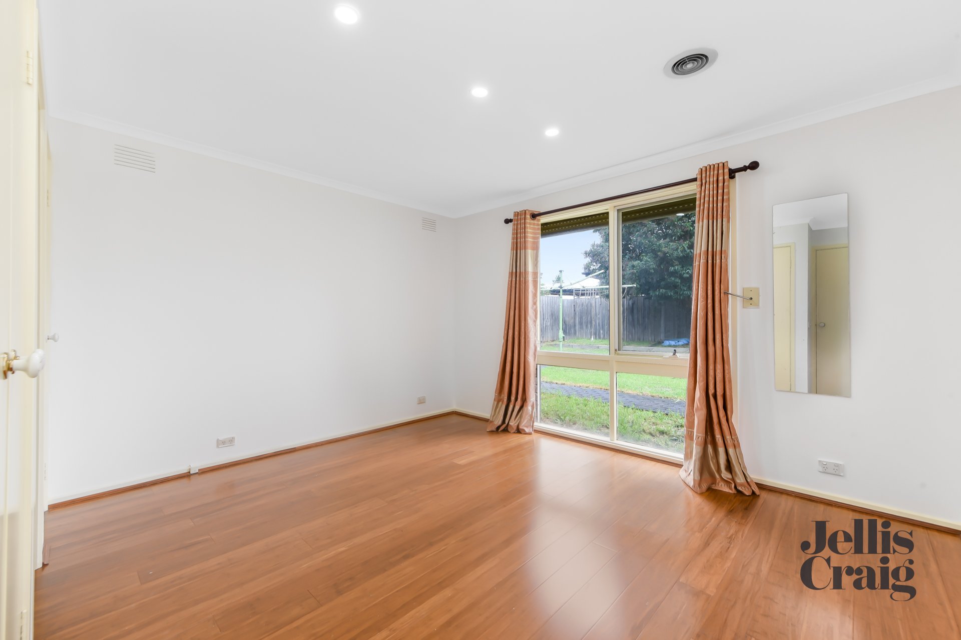 4 Simpson Drive, Dandenong North image 5
