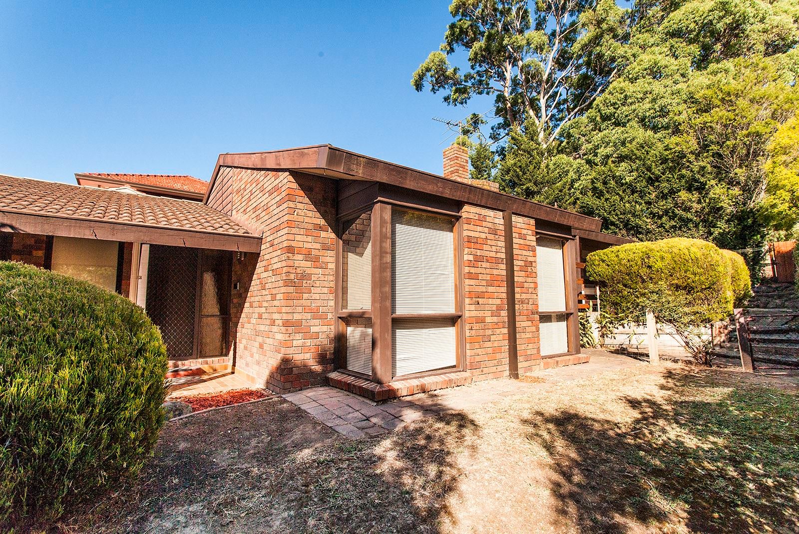 4 Streeton Lane, Doncaster East image 2