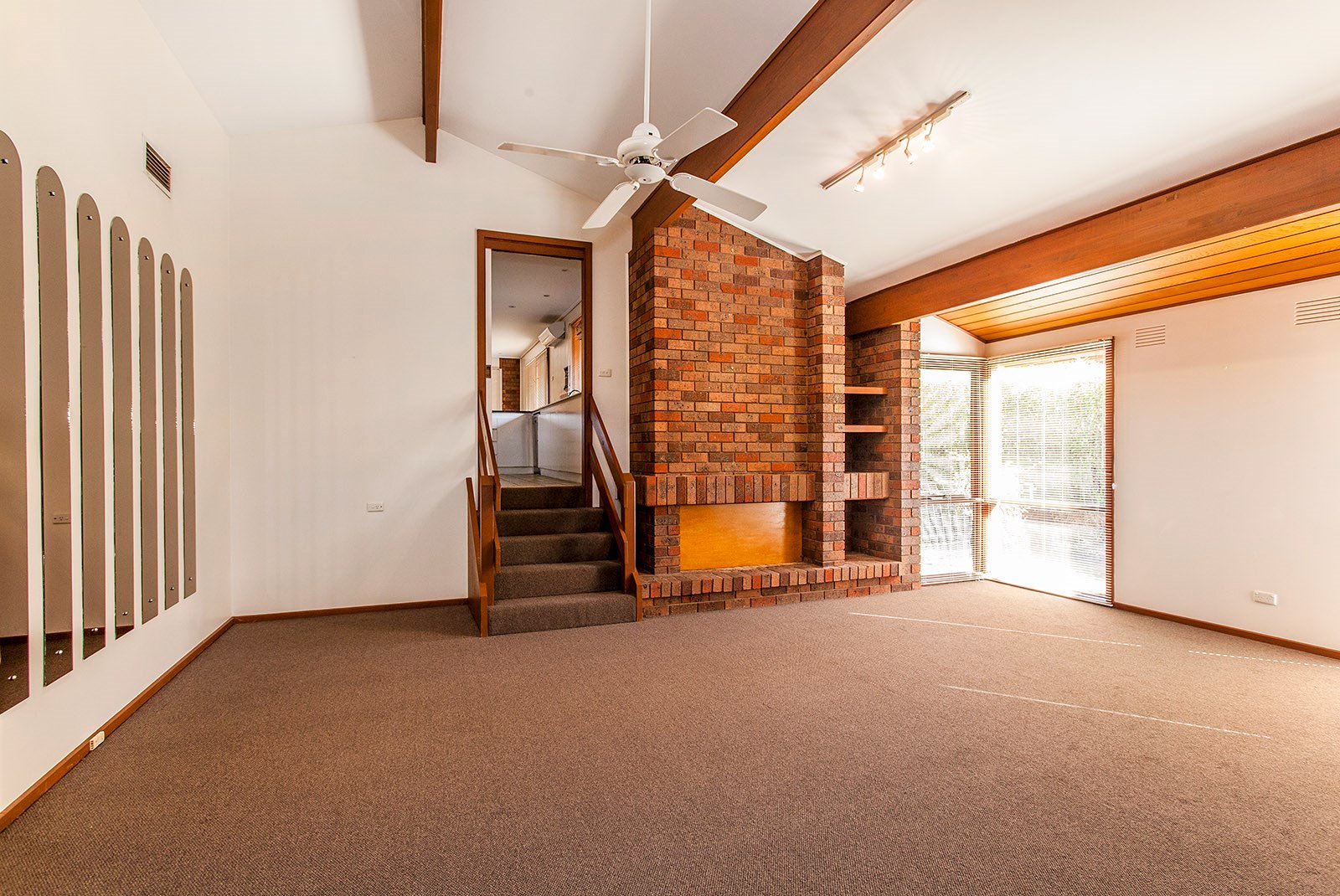 4 Streeton Lane, Doncaster East image 3