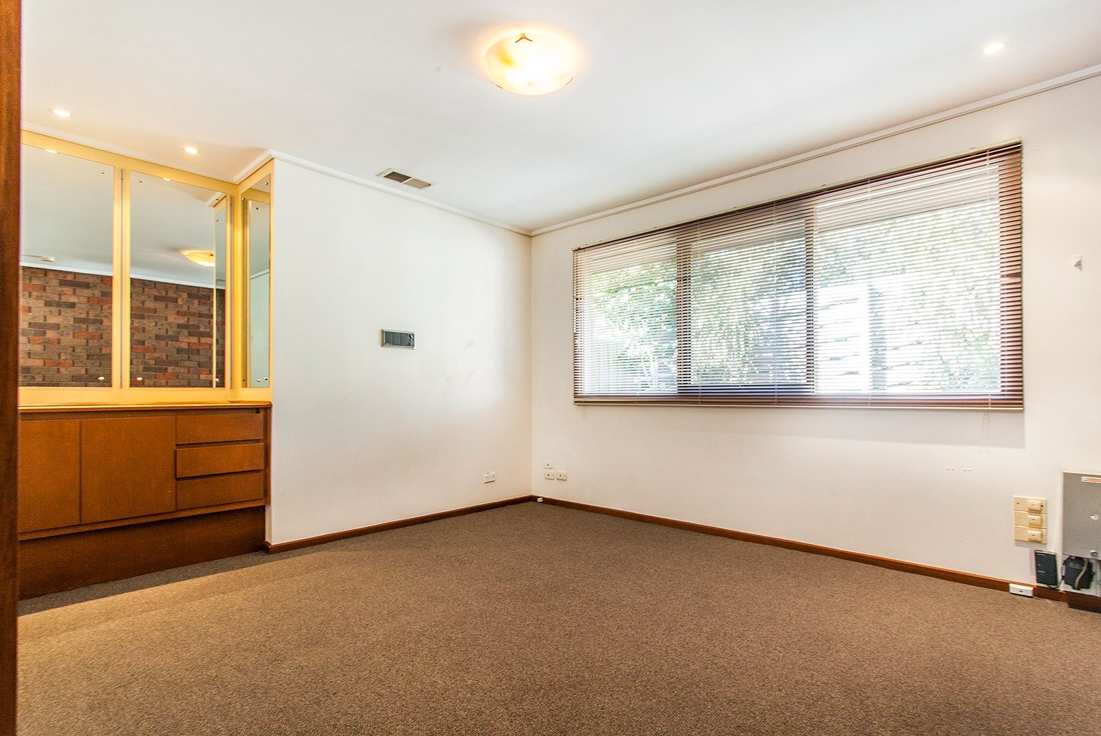 4 Streeton Lane, Doncaster East image 8
