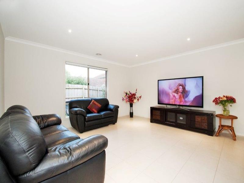 4 Summit Court, Mooroolbark image 3