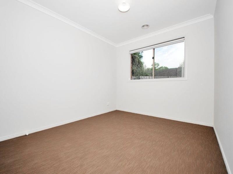 4 Summit Court, Mooroolbark image 9