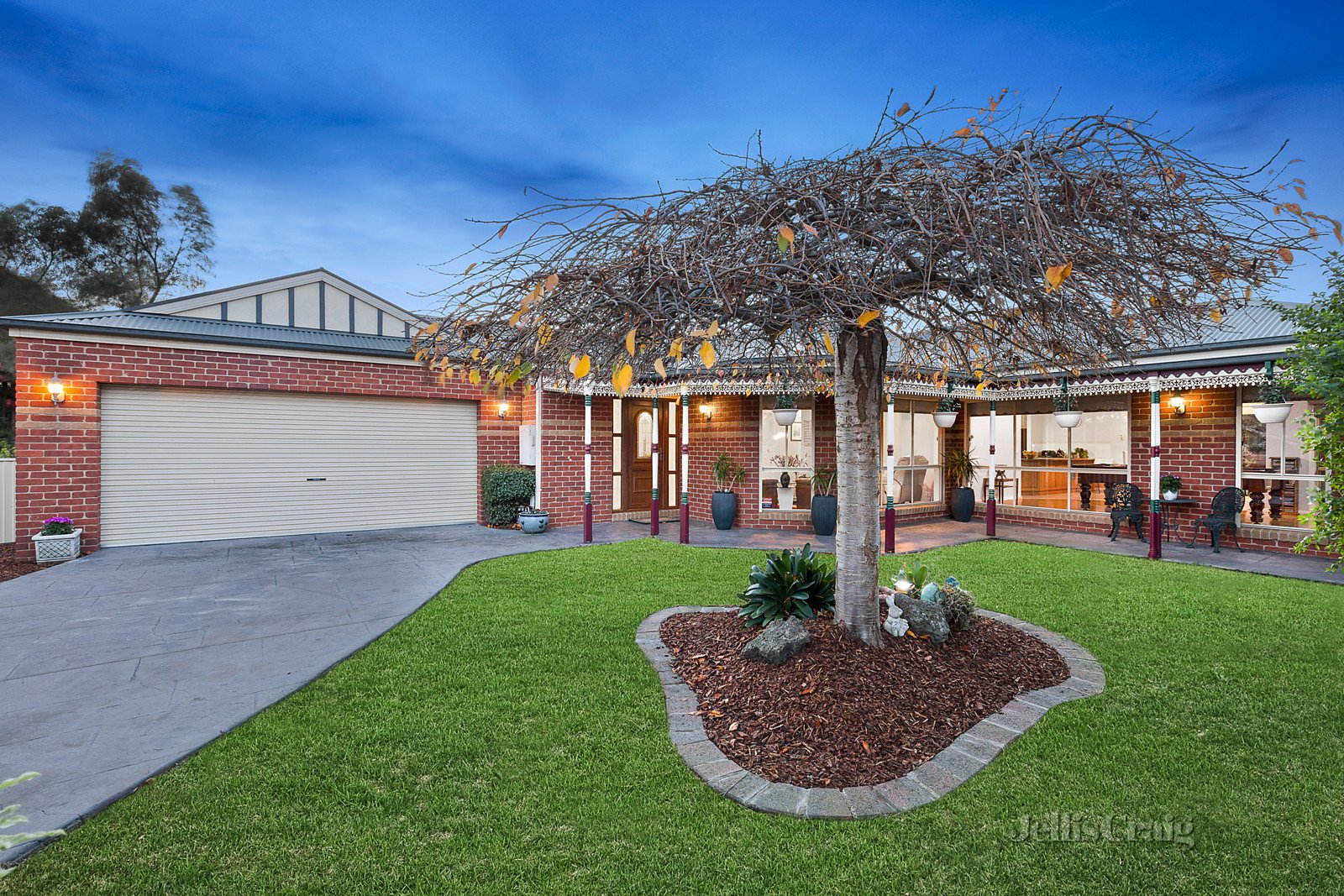 4 Sunshine Close, Greensborough image 1